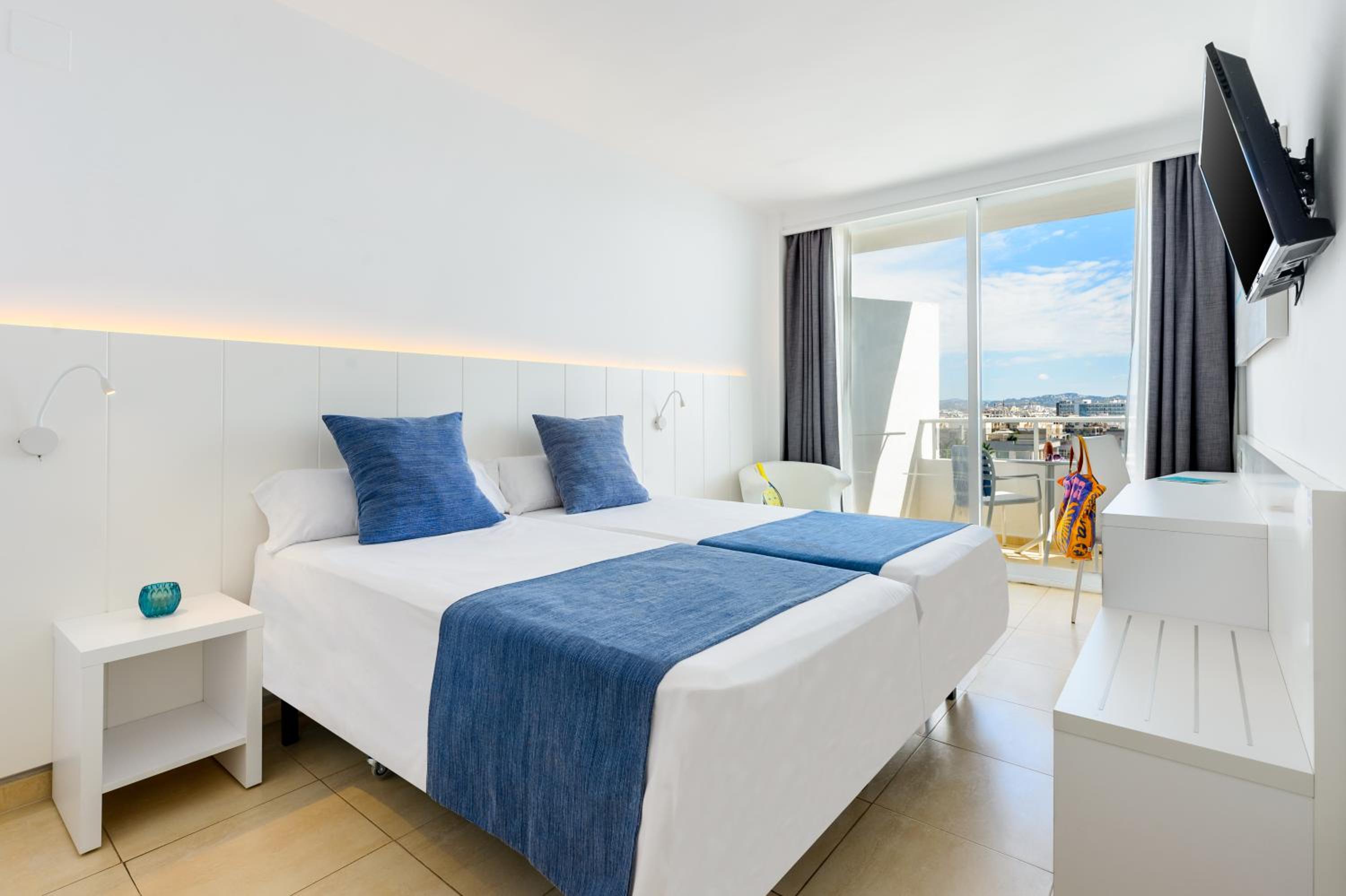 Habitación Doble con Vista Lateral al Mar