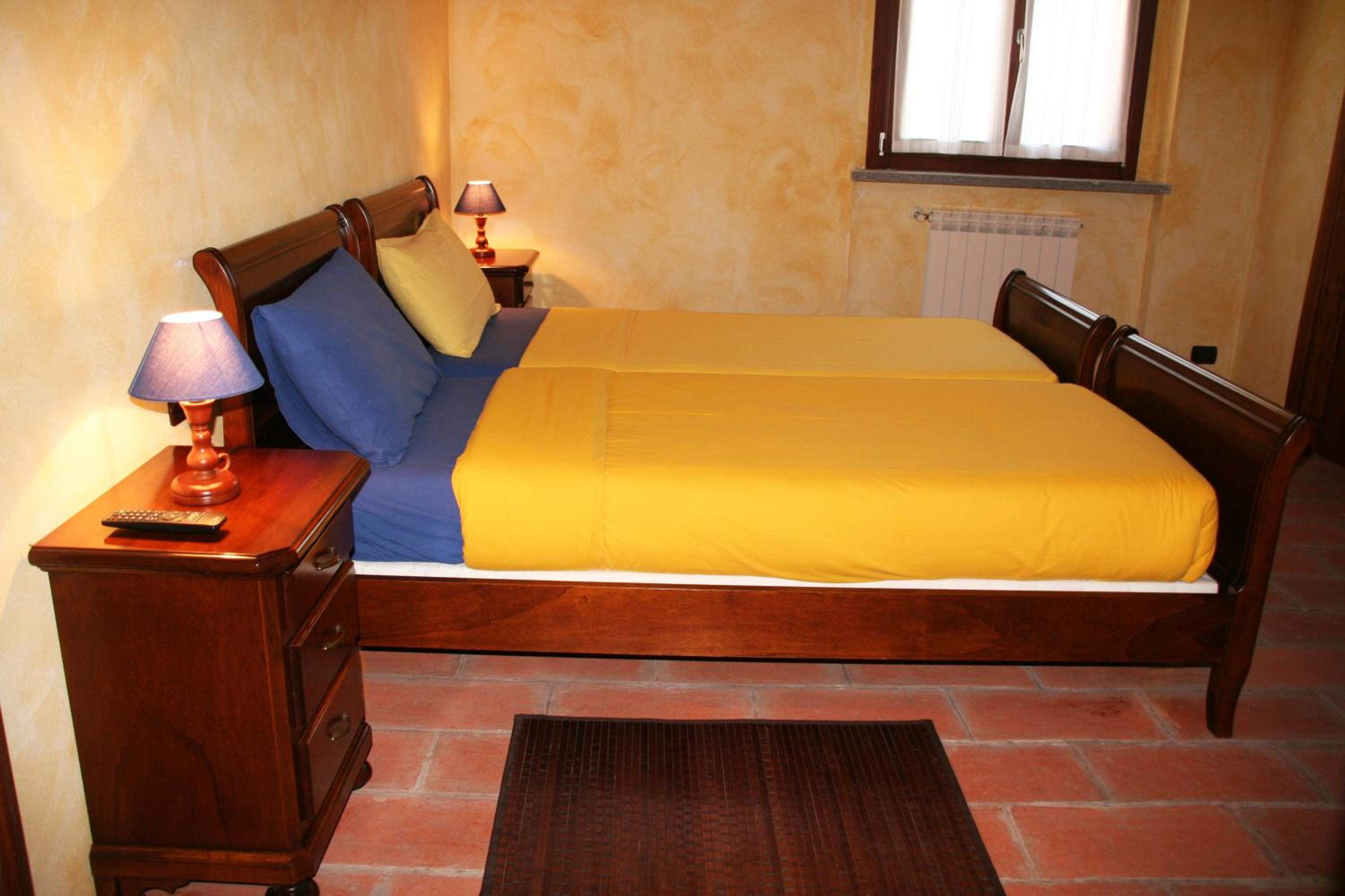 Twin Room with Bathroom