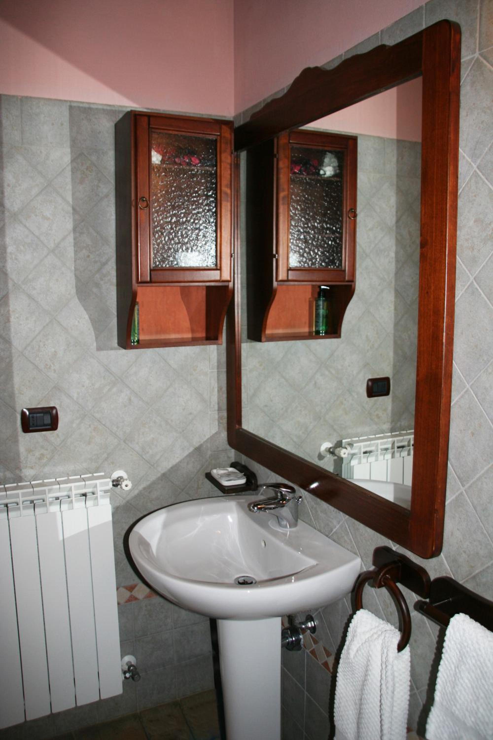 Double Room with Private Bathroom photo 2