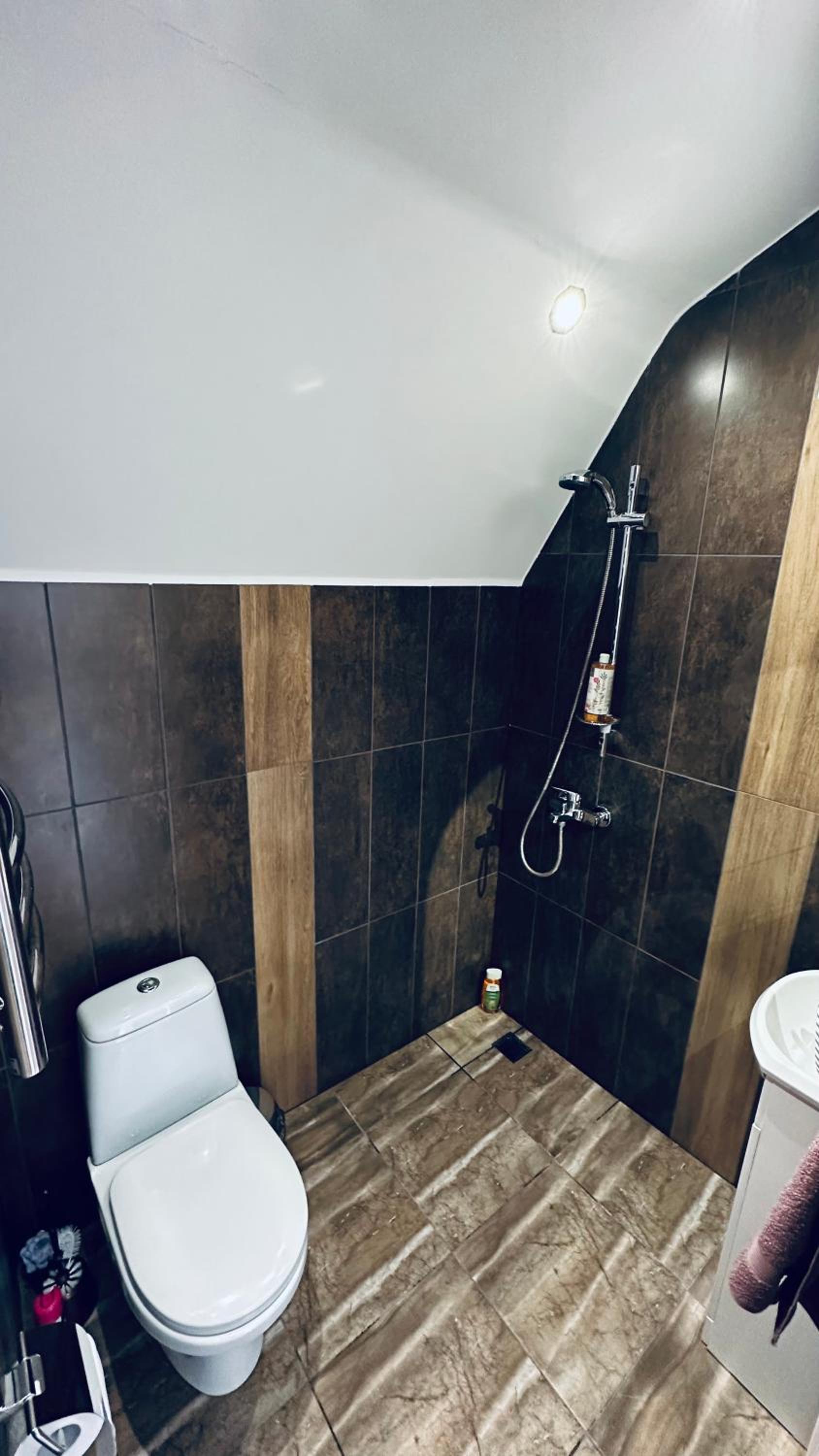 One-Bedroom House - Photo 10