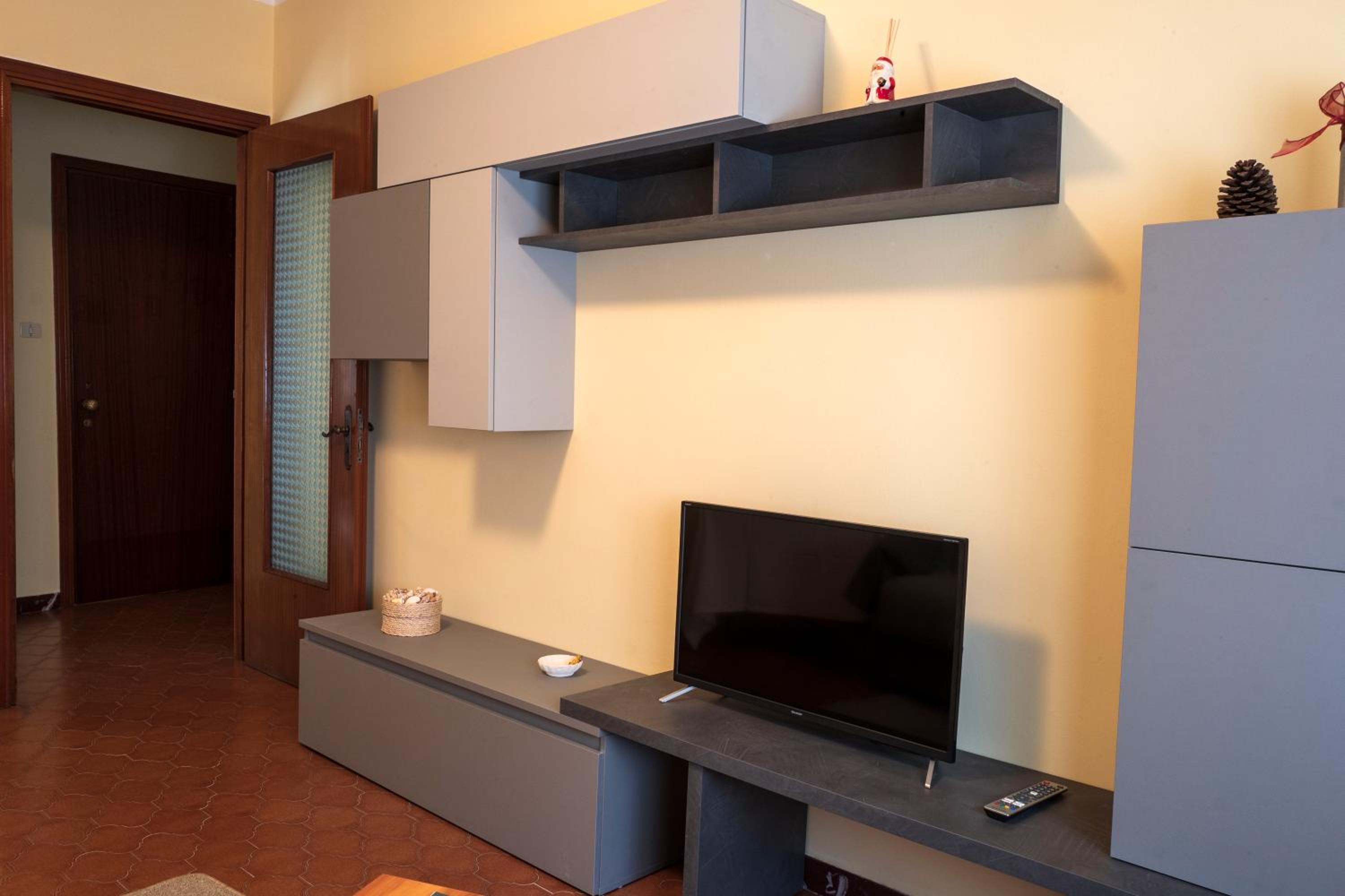 Two-Bedroom Deluxe Apartment with Balcony photo 3