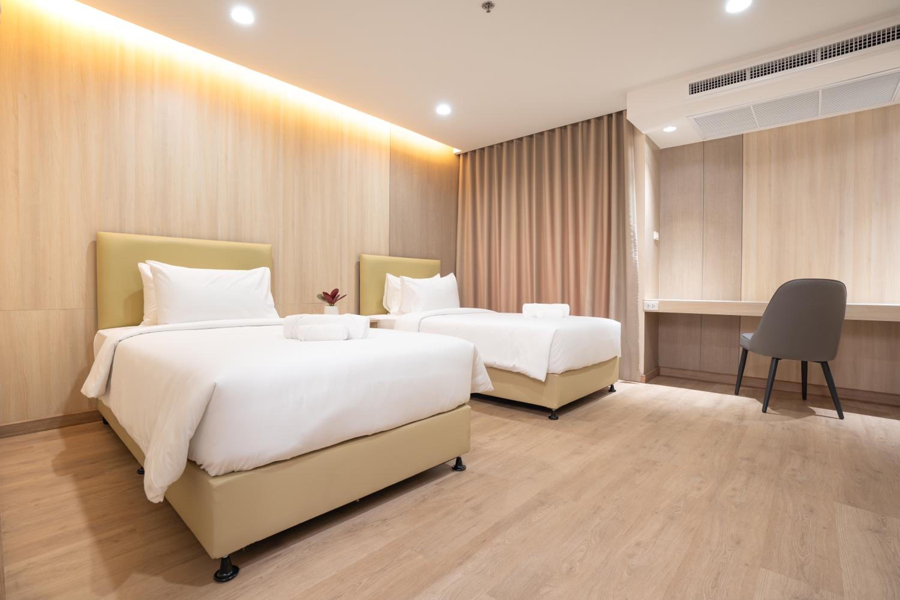 Standard Twin Room - Photo 1