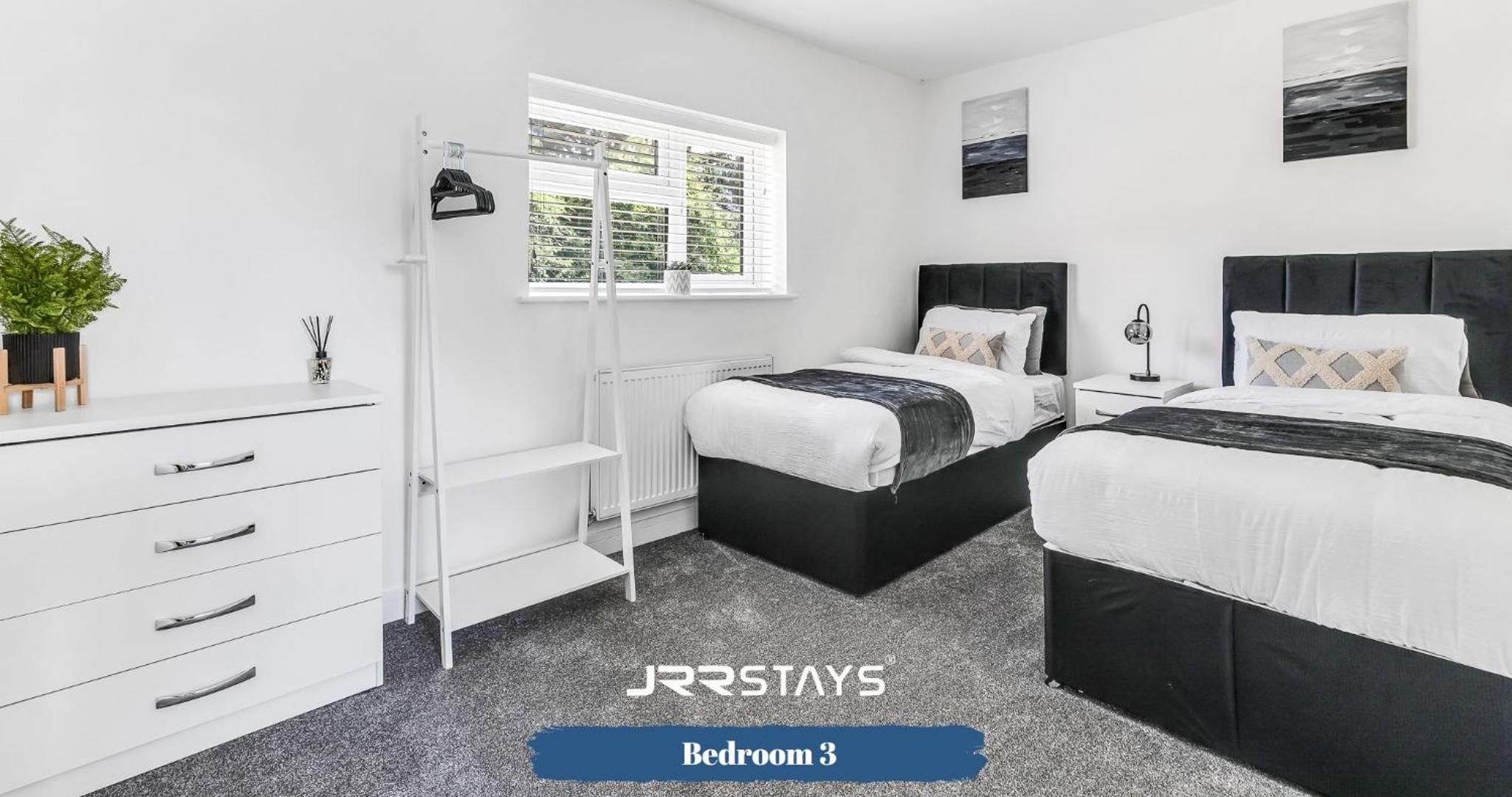 Three-Bedroom House photo 2