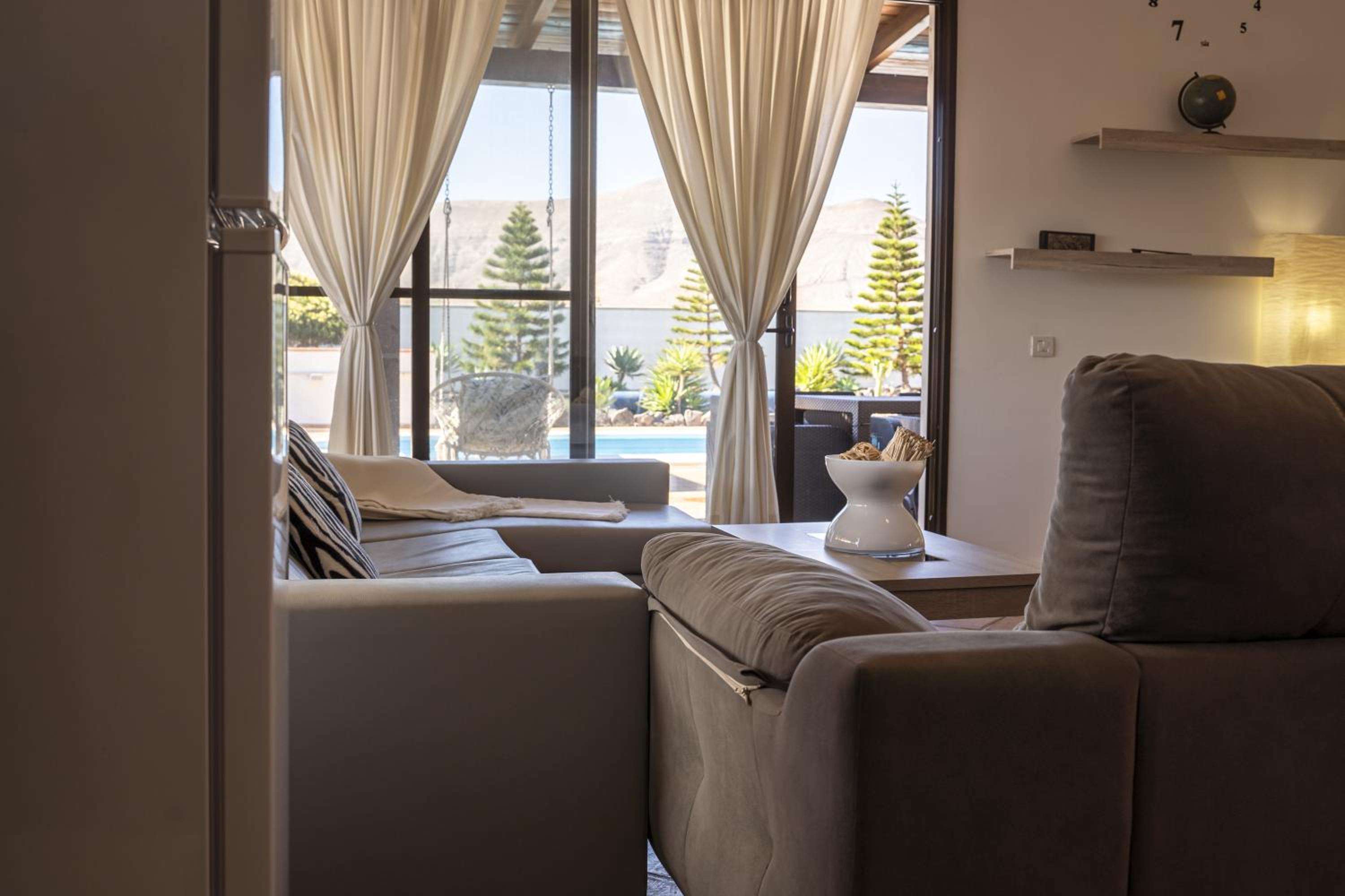 Villa photo 2