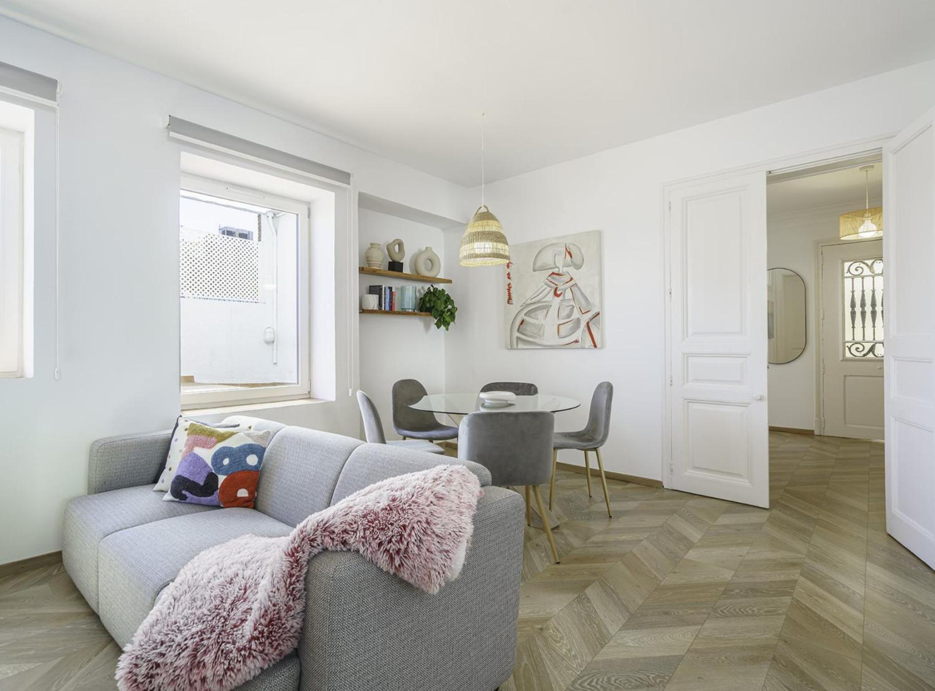 Apartment photo 2