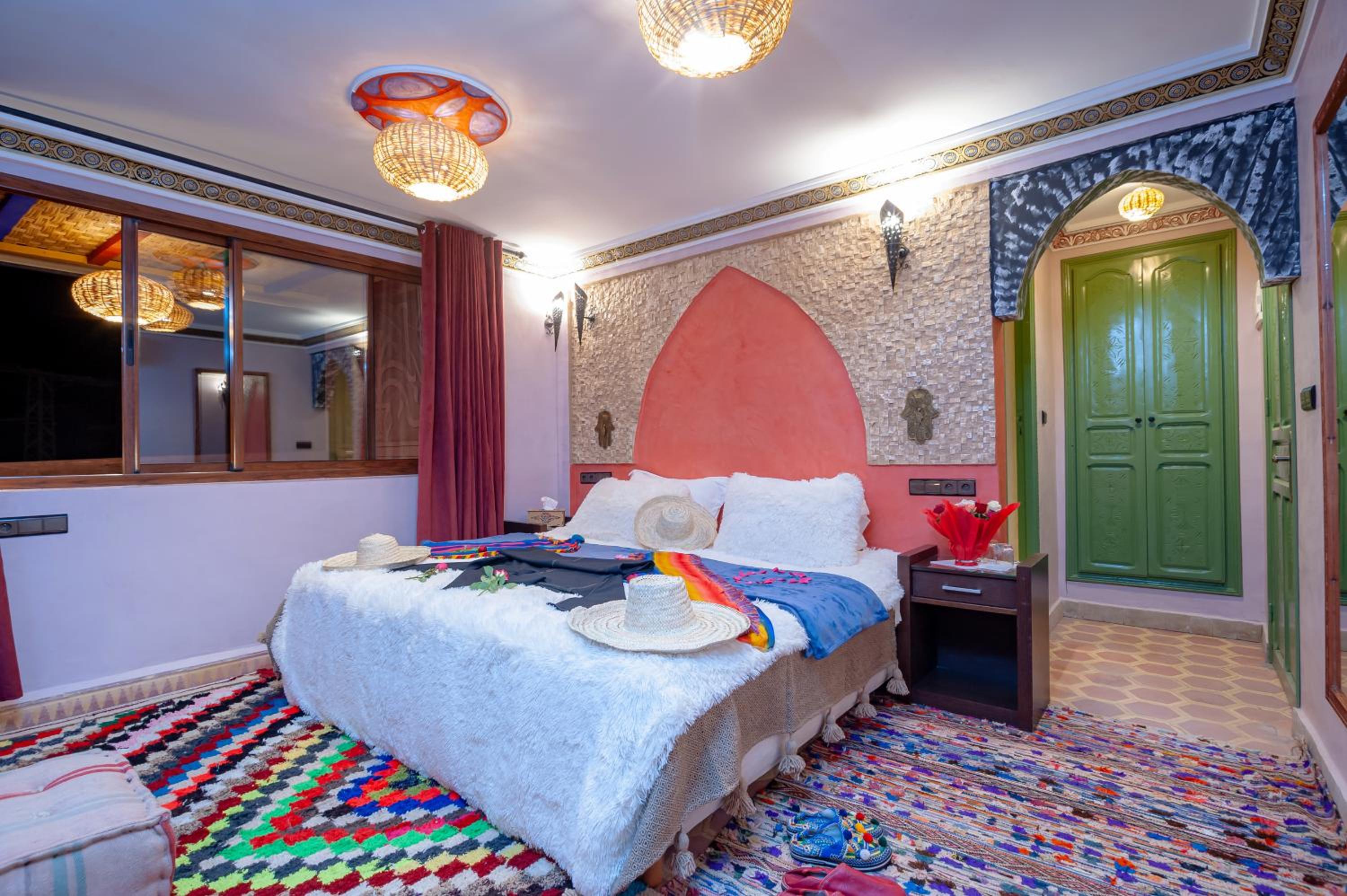 Double or Twin Room with Mountain View - Photo 2