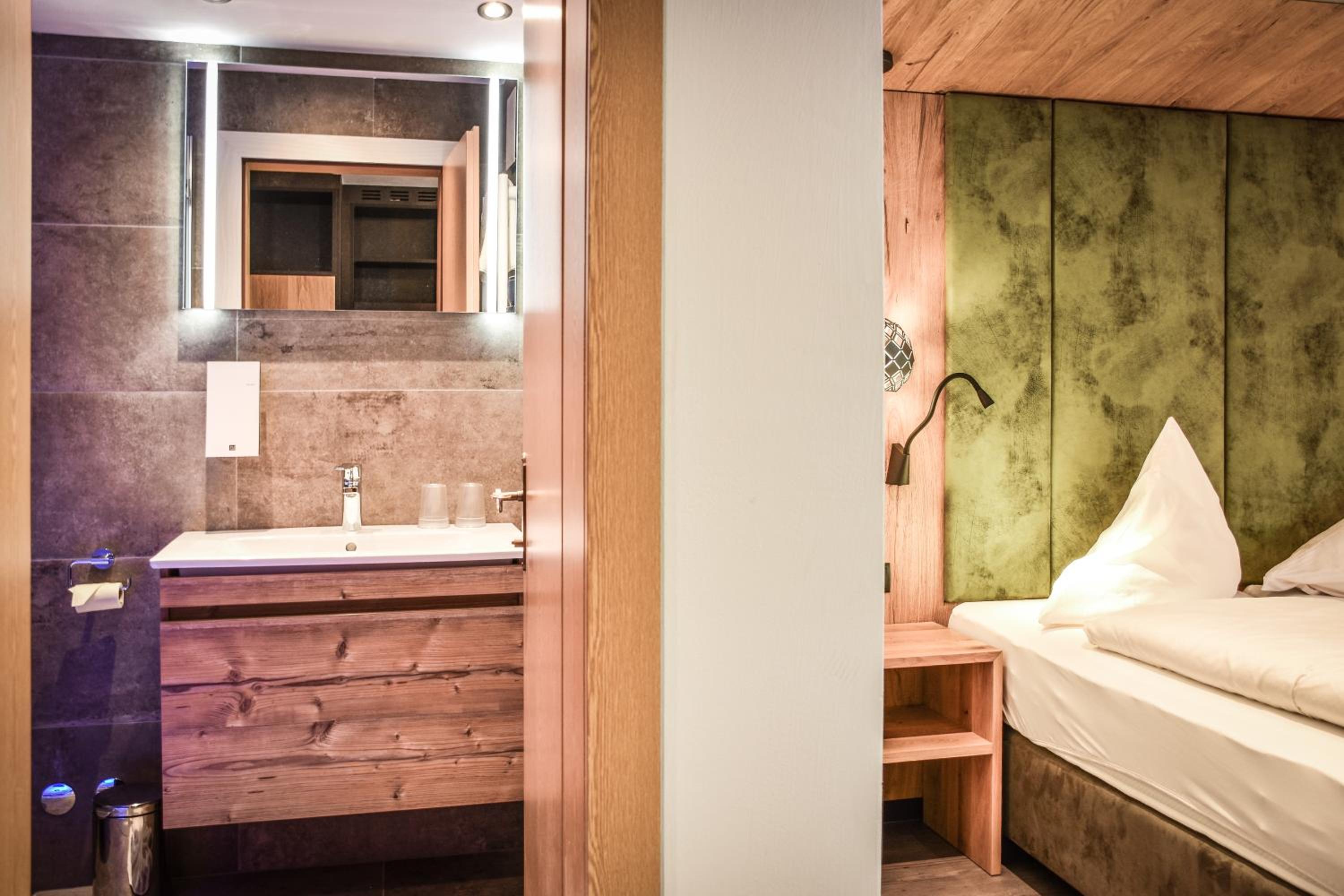 Deluxe Double Room - Photo 3