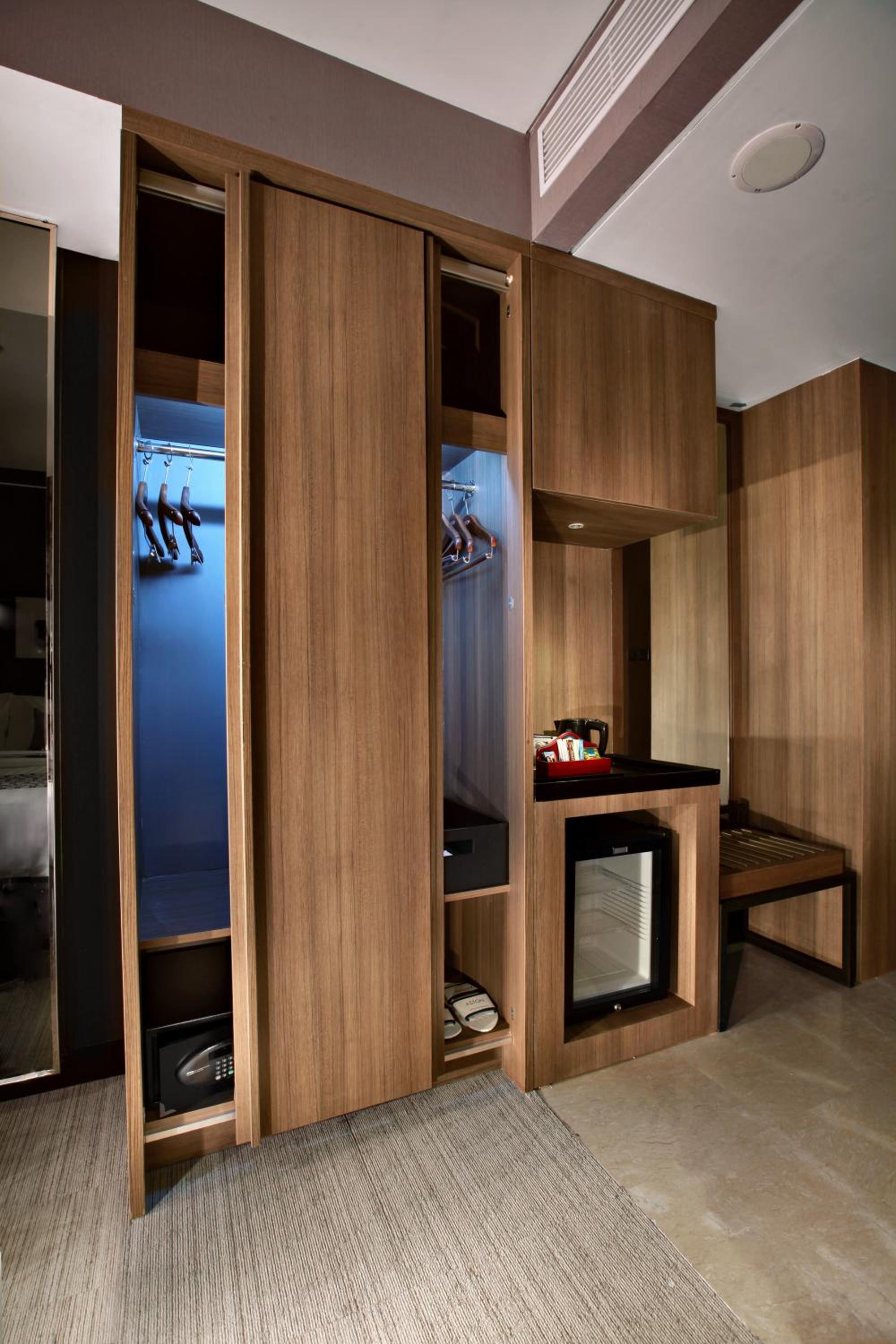 Deluxe Queen Room photo 3