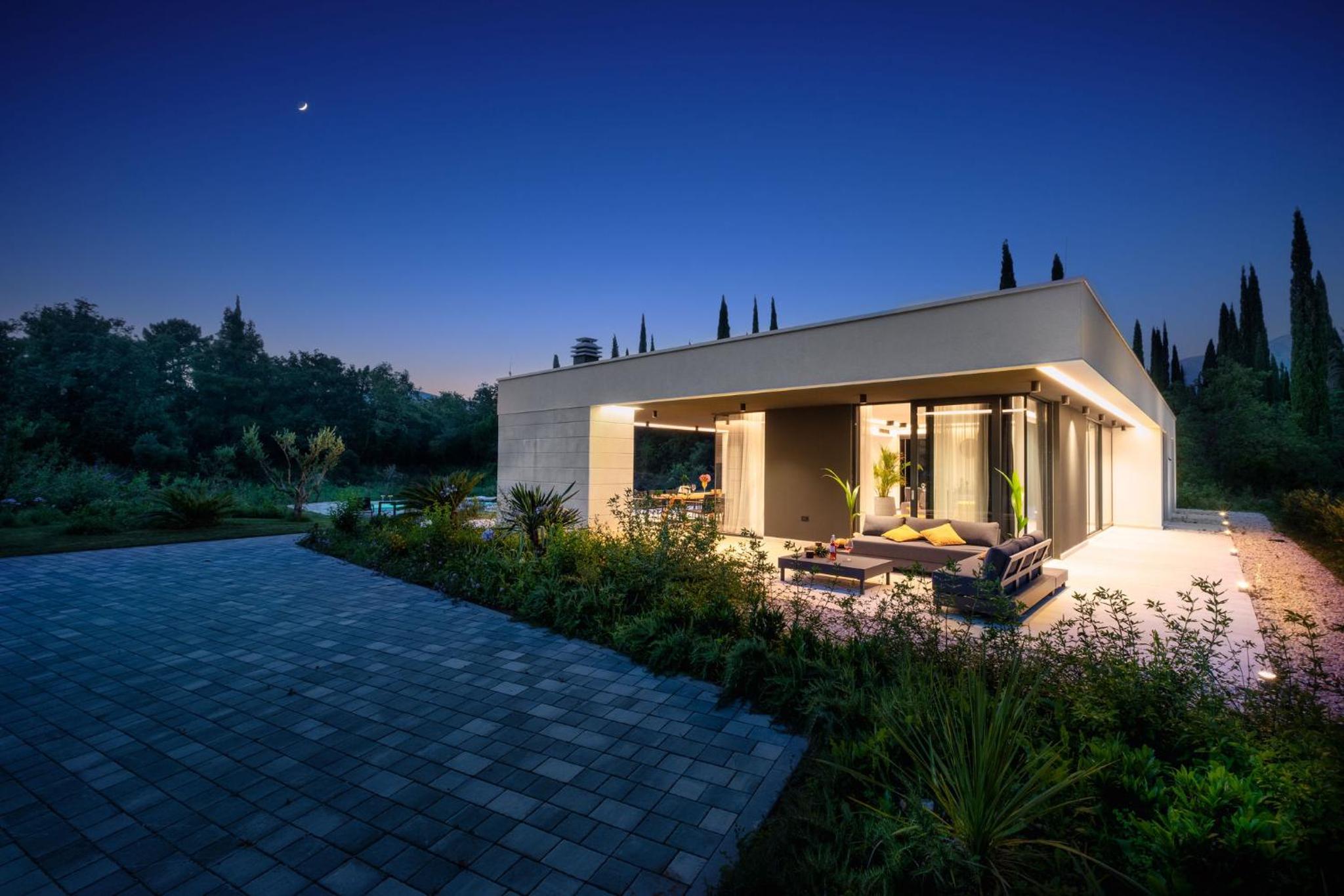 Three-Bedroom Villa photo 2