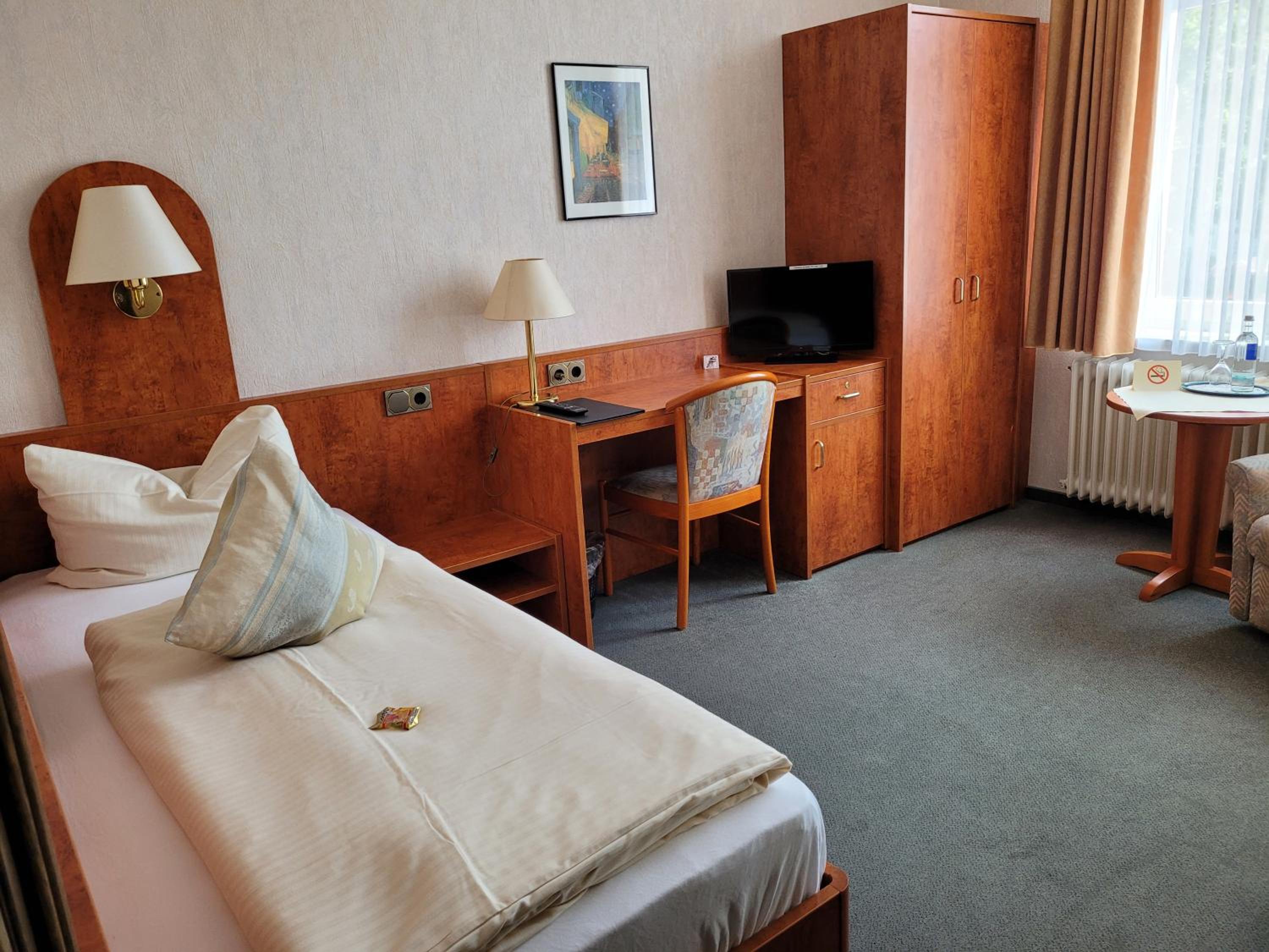 Budget Single Room - Annex Villa Germania
