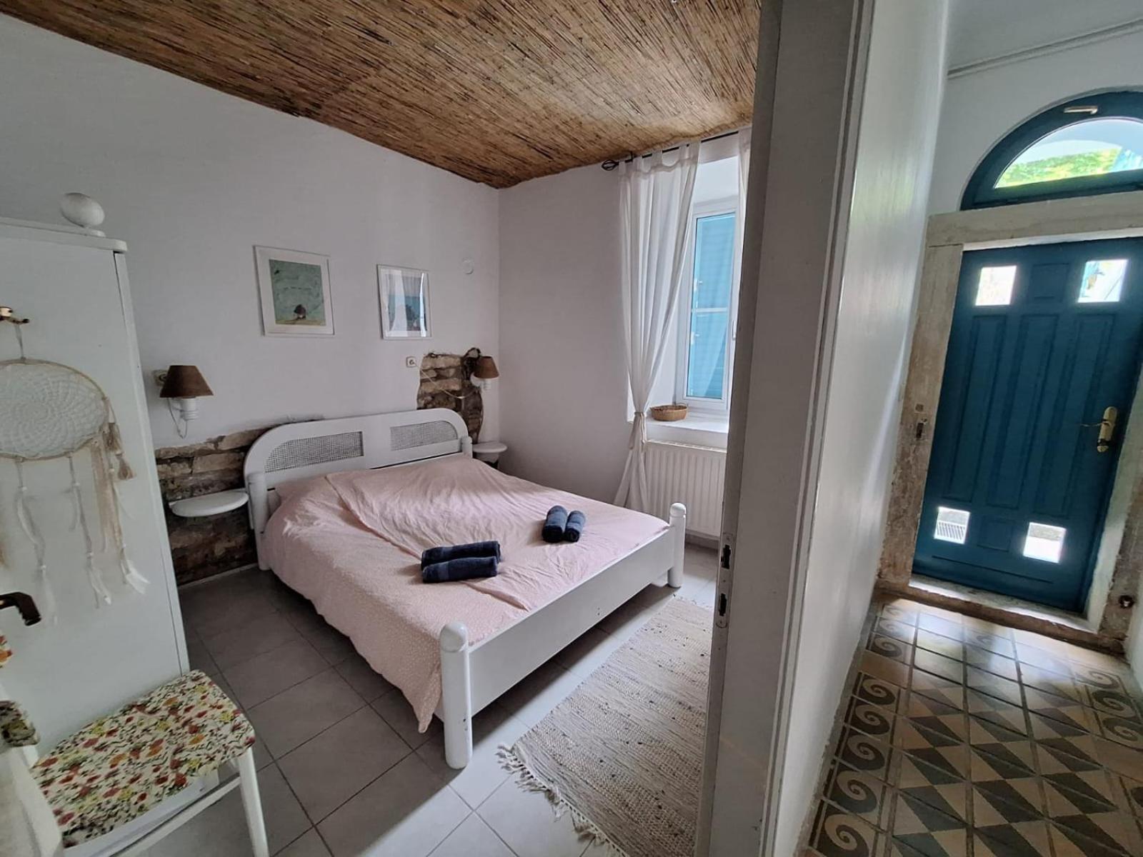 One-Bedroom Apartment - Photo 19