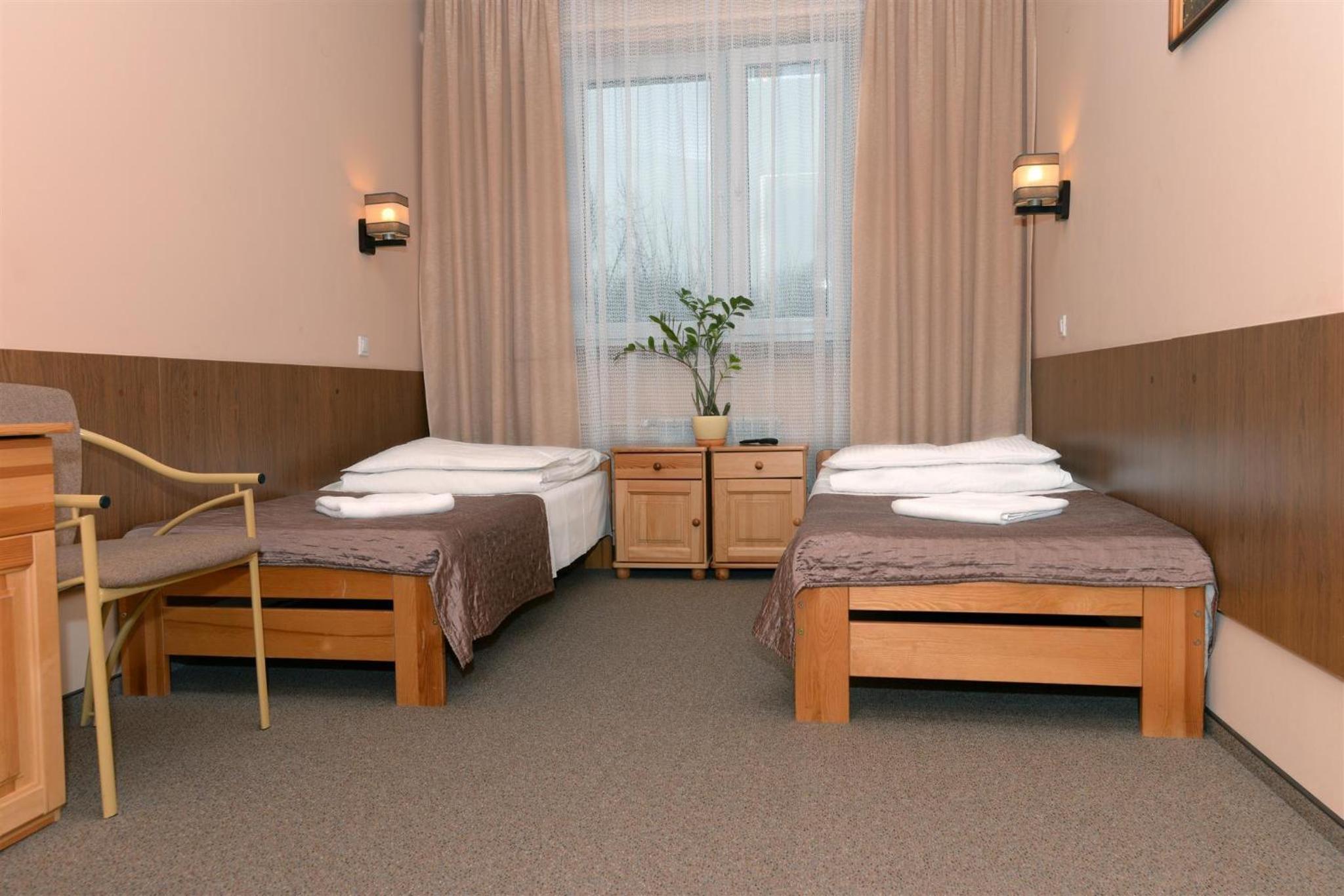 Twin Room - Photo 8