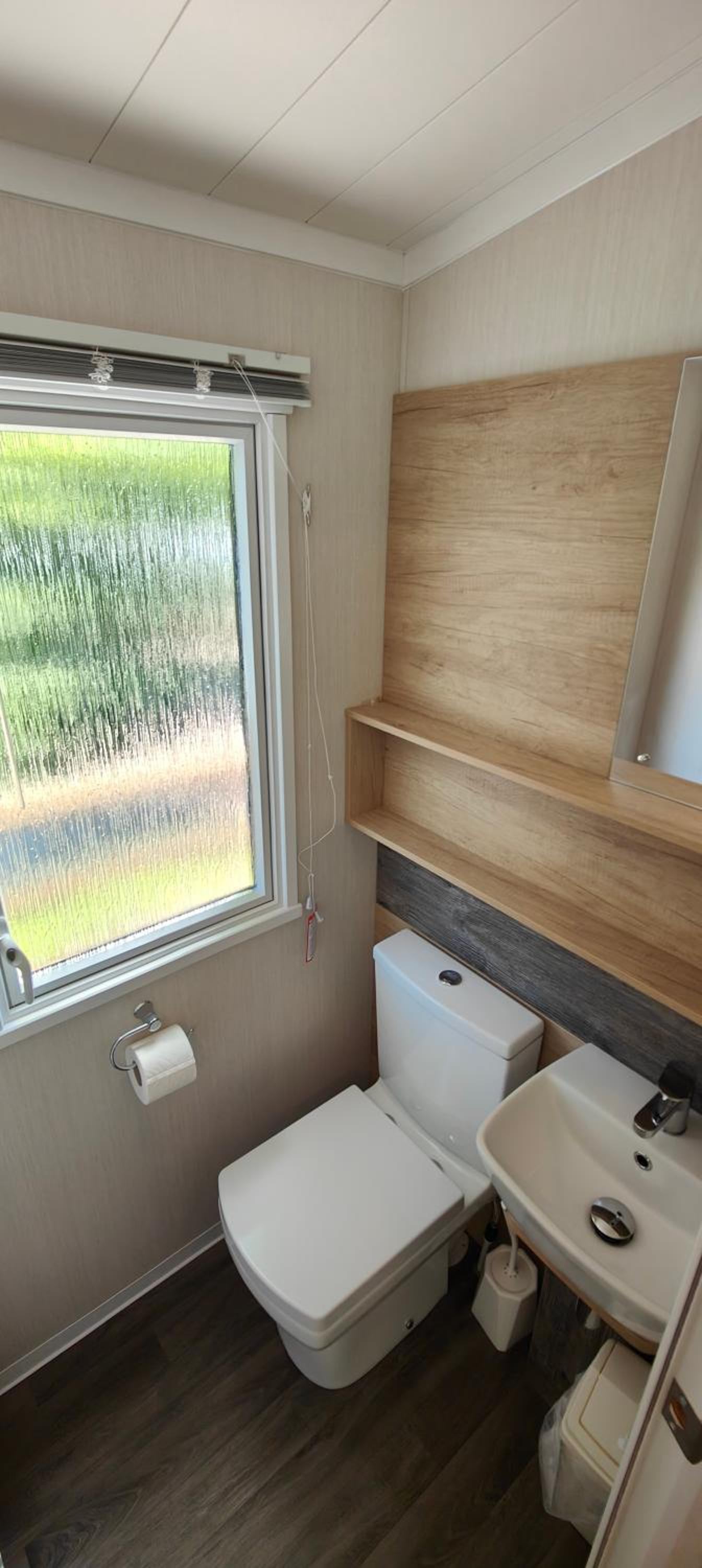 Osprey 2 bedroom - No Pets - Photo 9