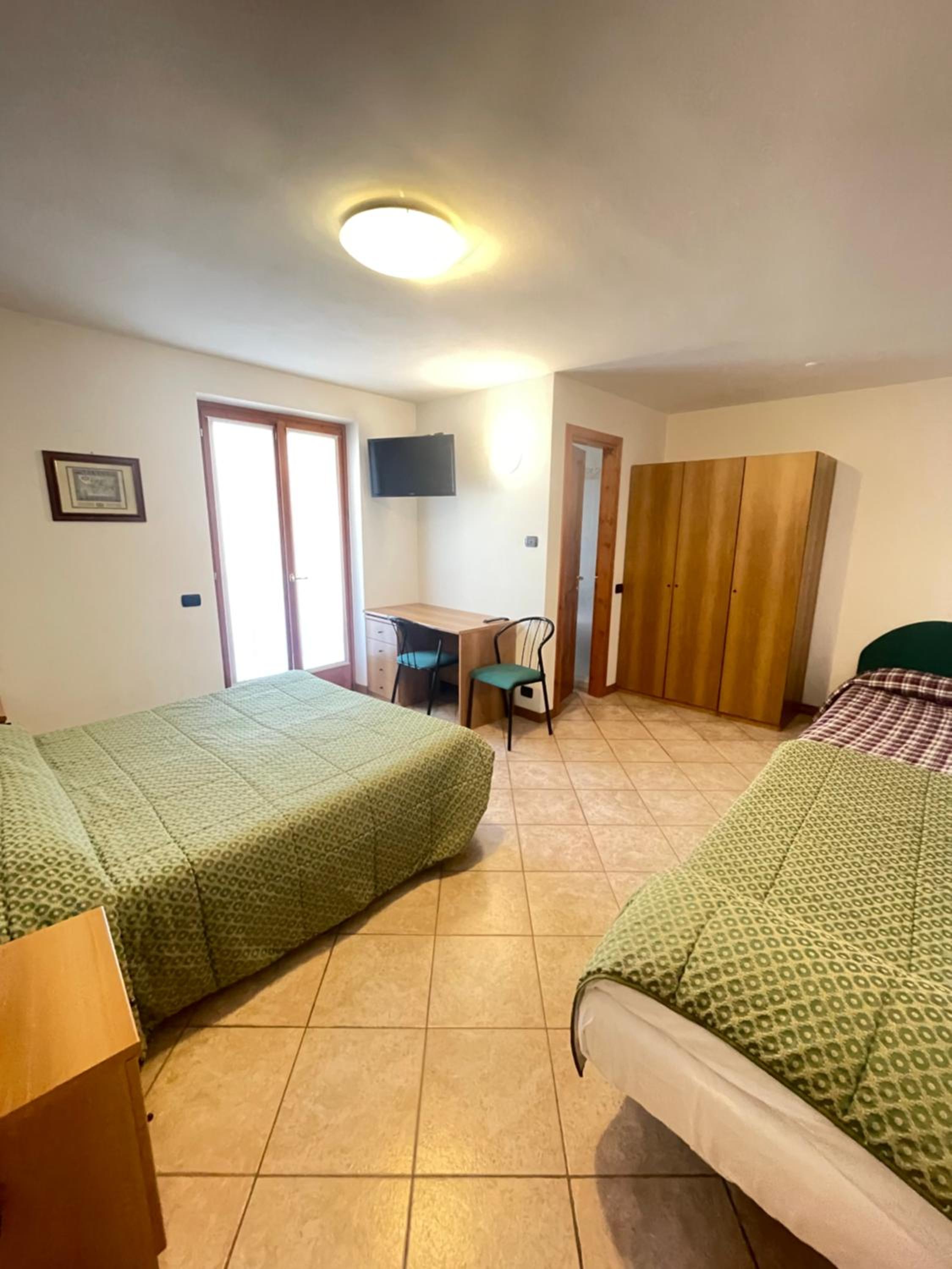 Quadruple Room with Balcony photo 2