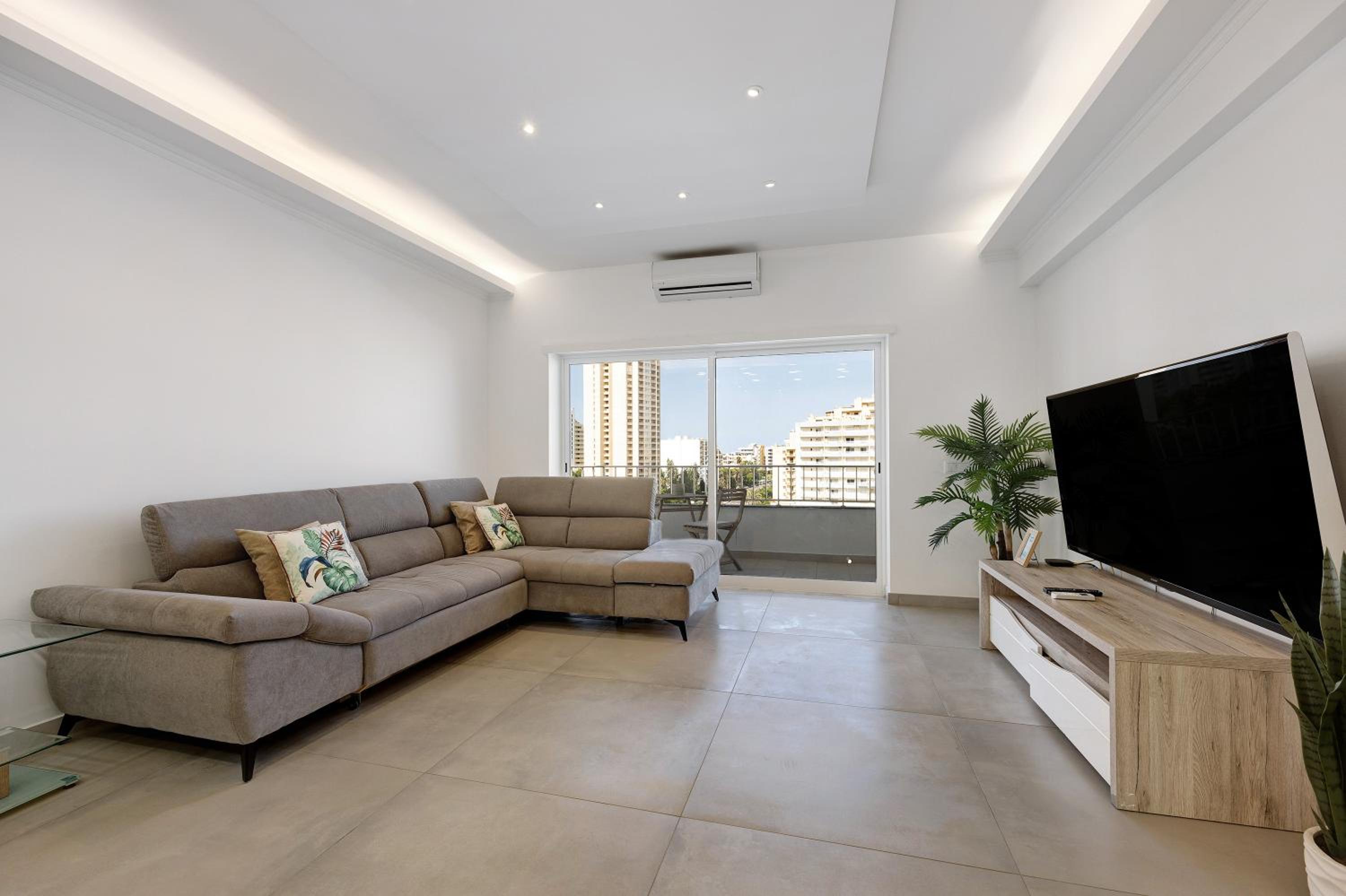 Superior One-Bedroom Apartment with Balcony