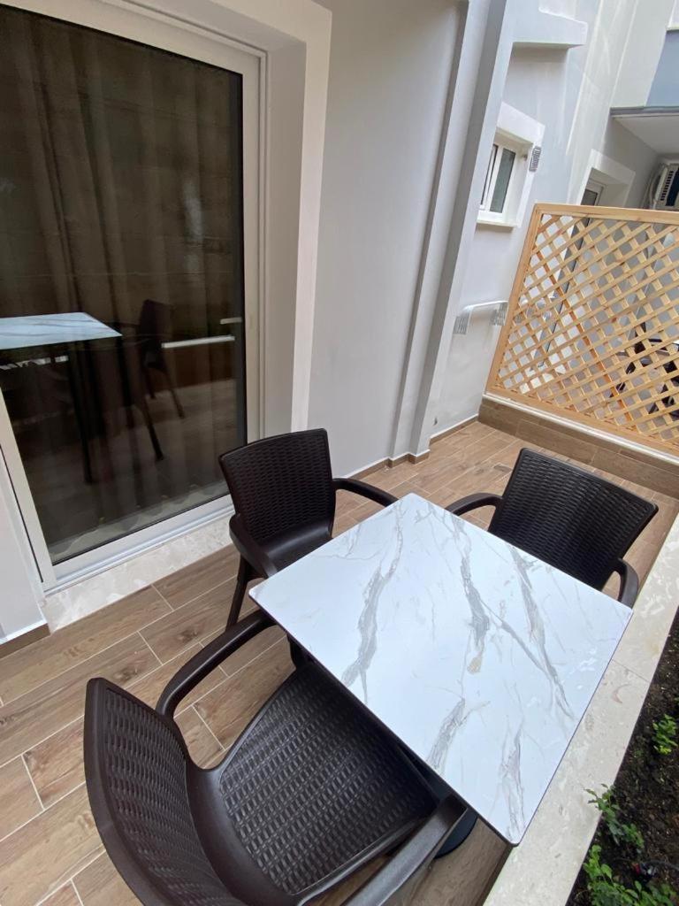 Standard Double Studio with Balcony (no view) photo 2