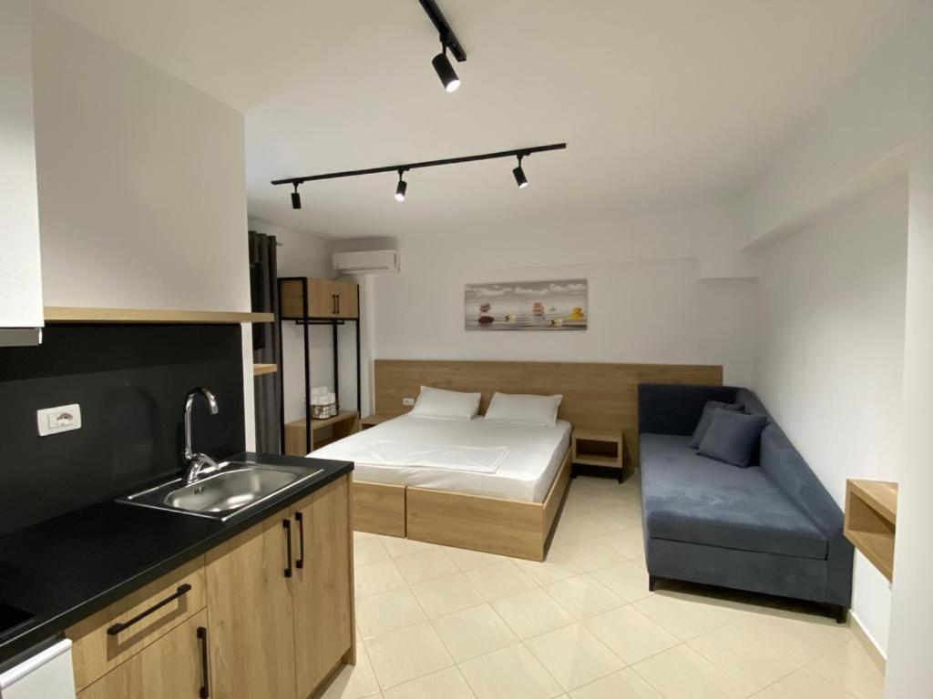 Standard Double Studio with Balcony (no view) photo 1