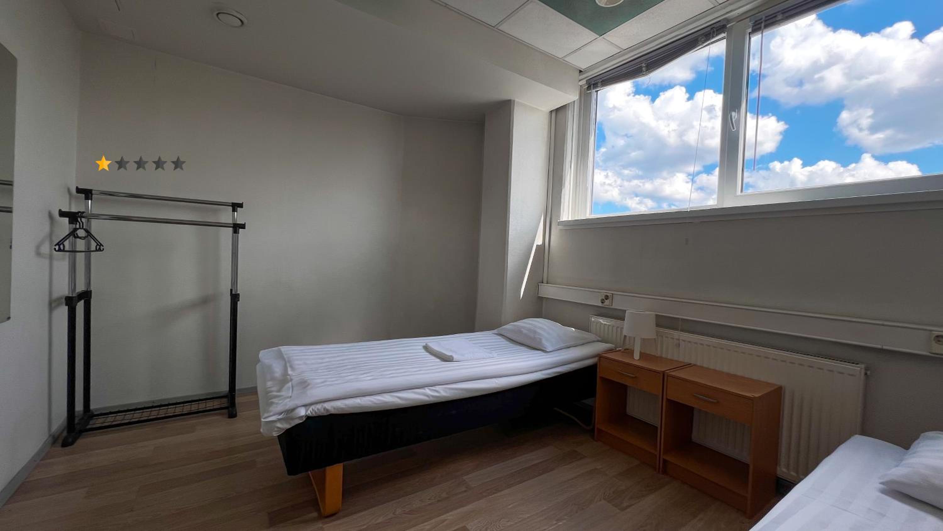 Twin Room with Shared Bathroom photo 1