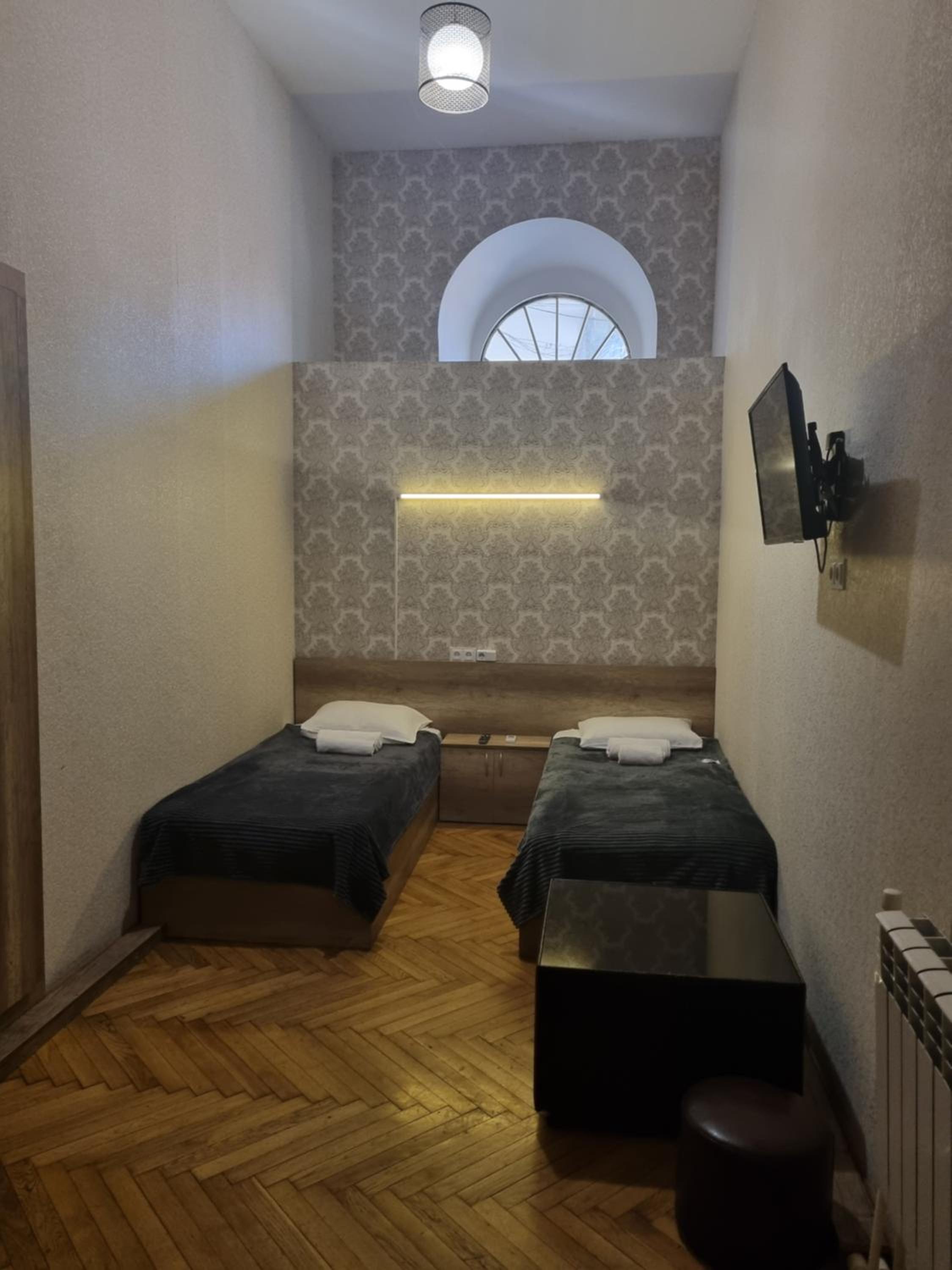 Economy Twin Room - Photo 1