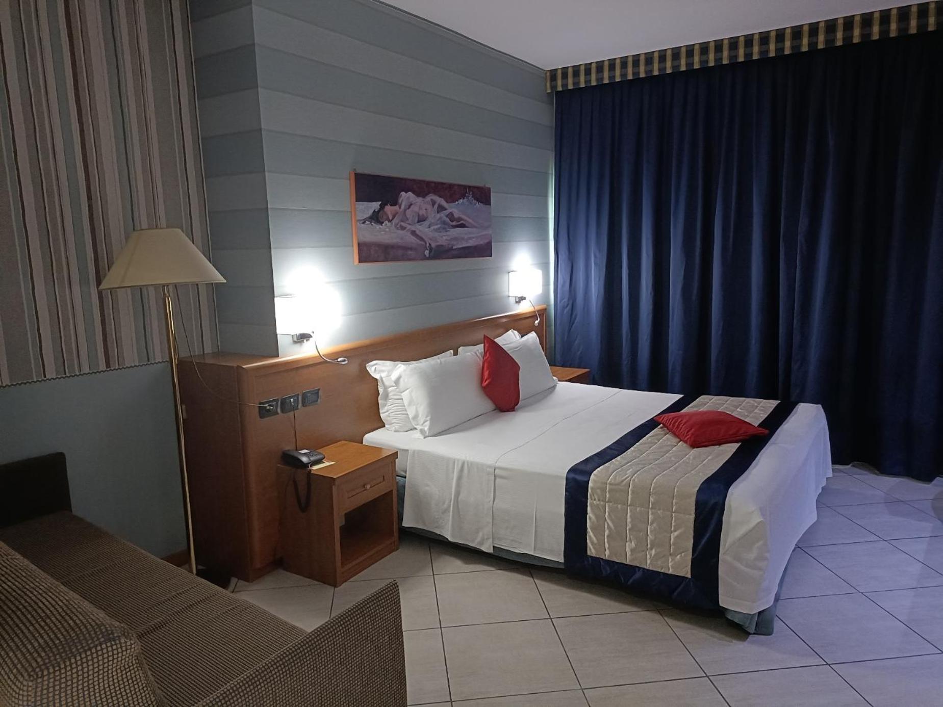 Double Room - Photo 6