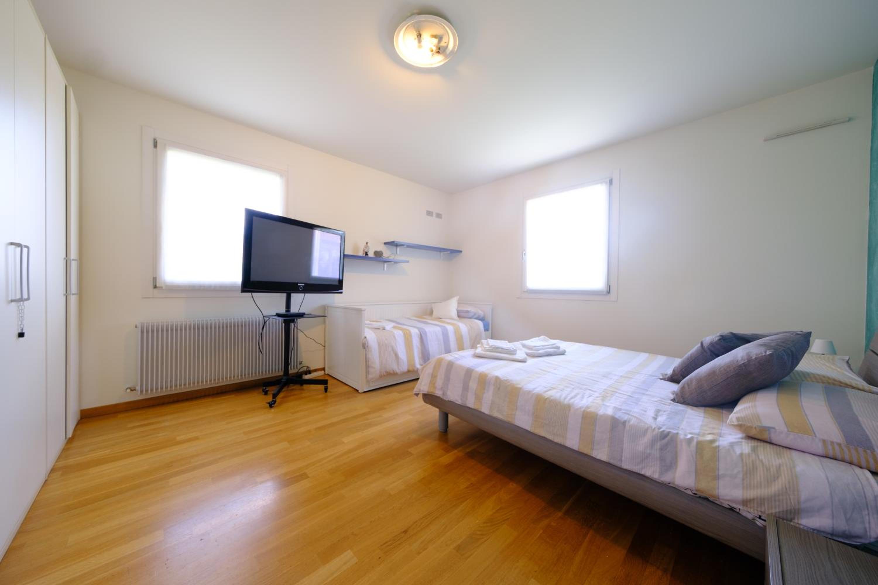 Classic Triple Room photo 2