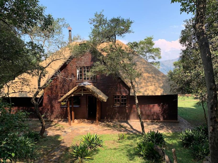 Four-Bedroom House photo 3