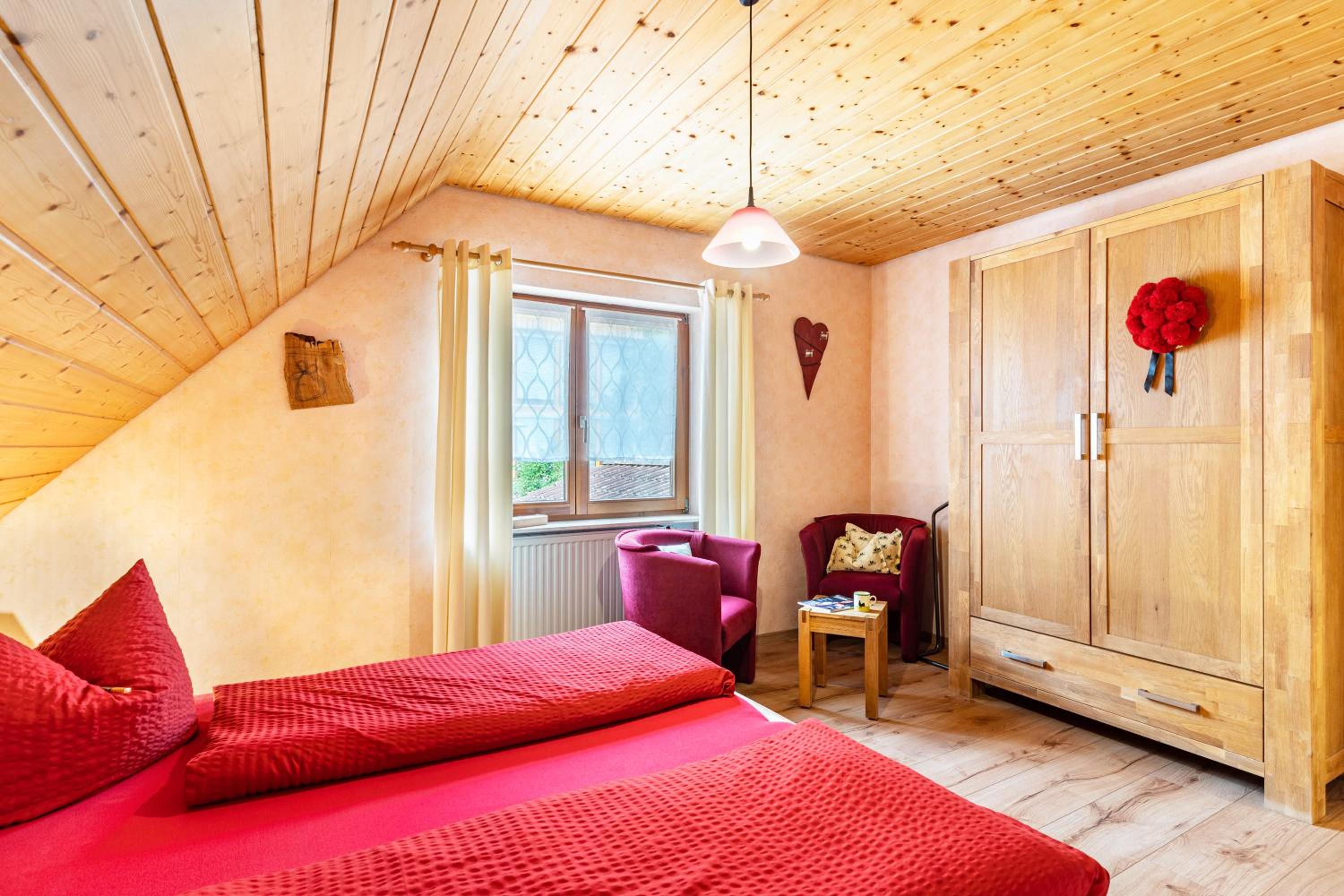 Two-Bedroom Deluxe Apartment with Balcony photo 3