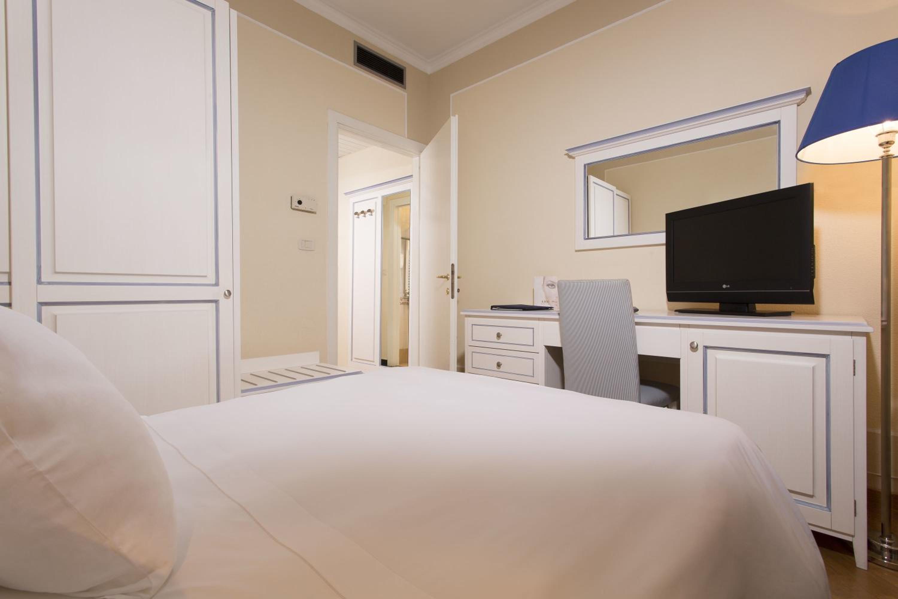 Single Room photo 3