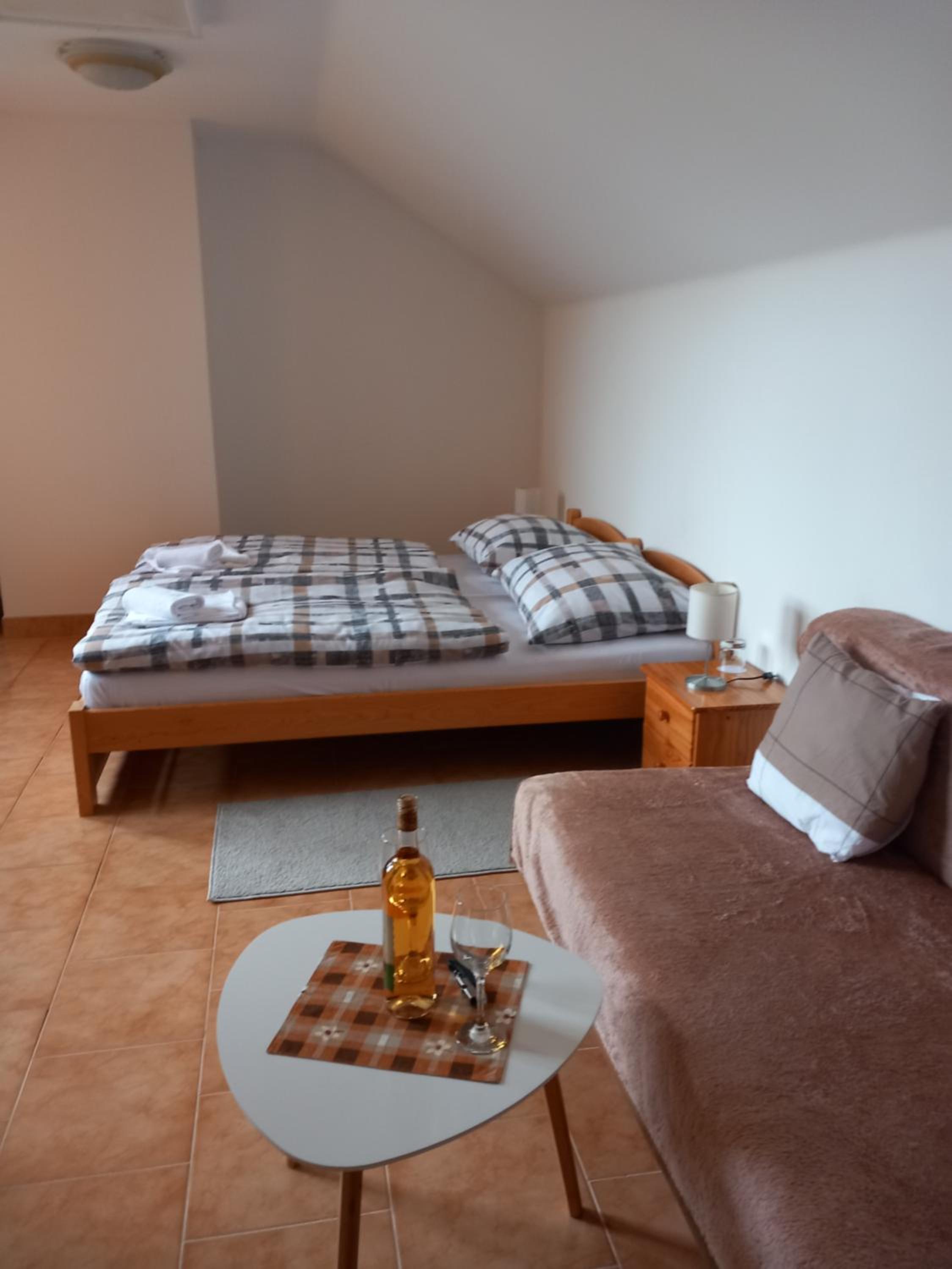 Double Room with Private Bathroom - Photo 1