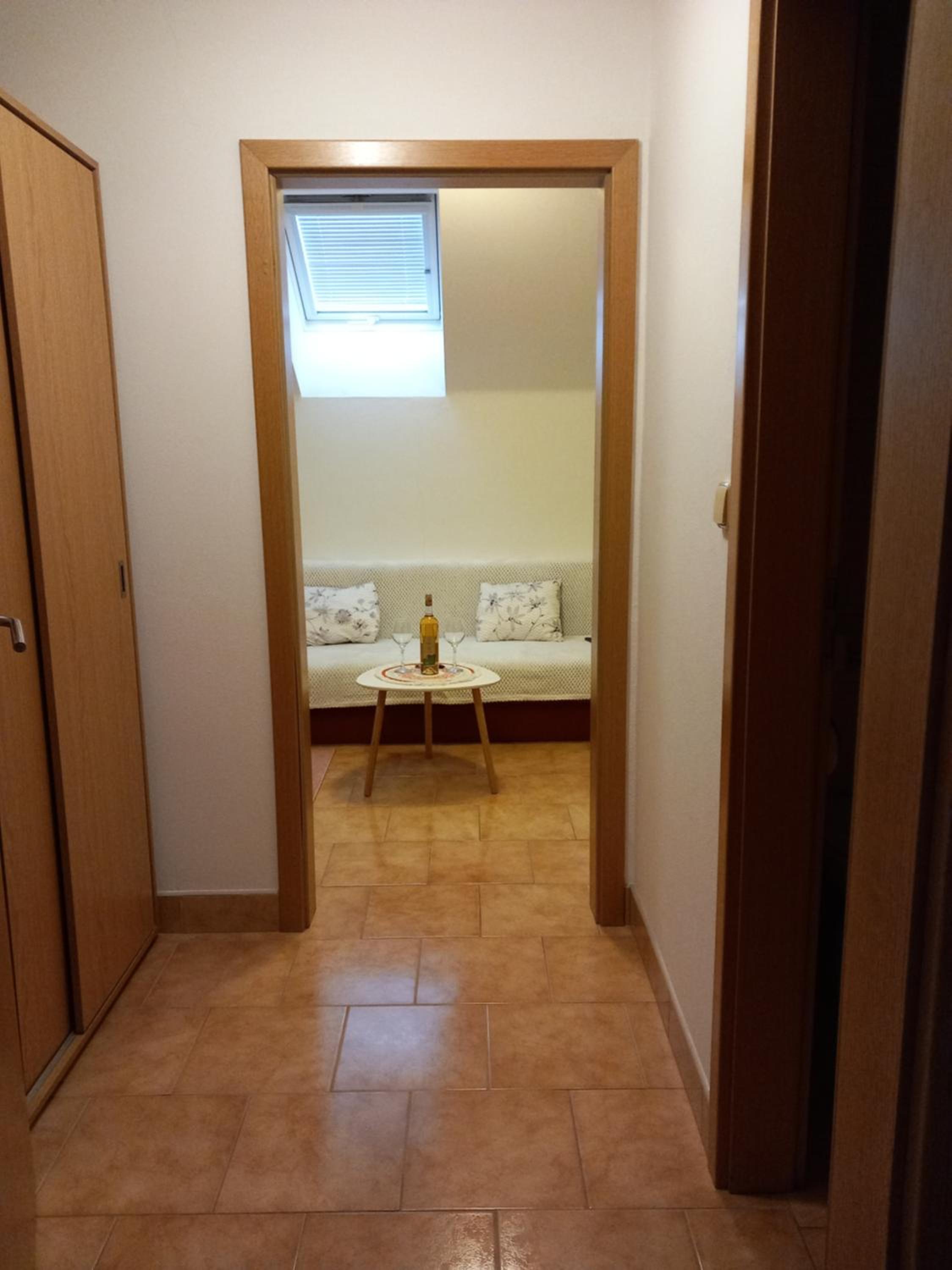 Twin Room with Private Bathroom - Photo 2