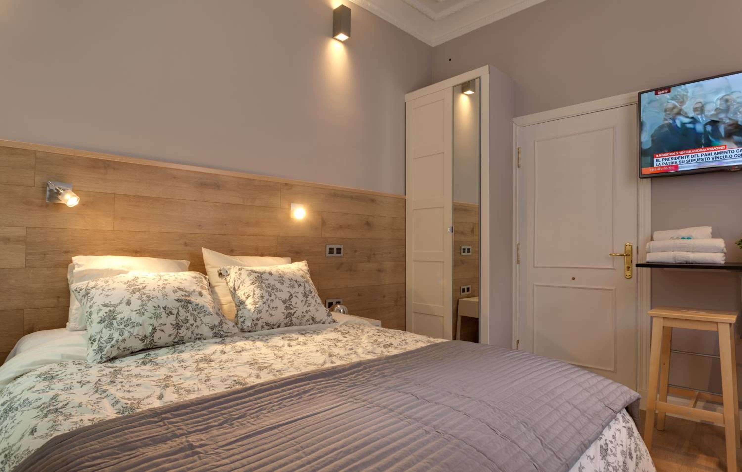 Studio Apartment photo 3