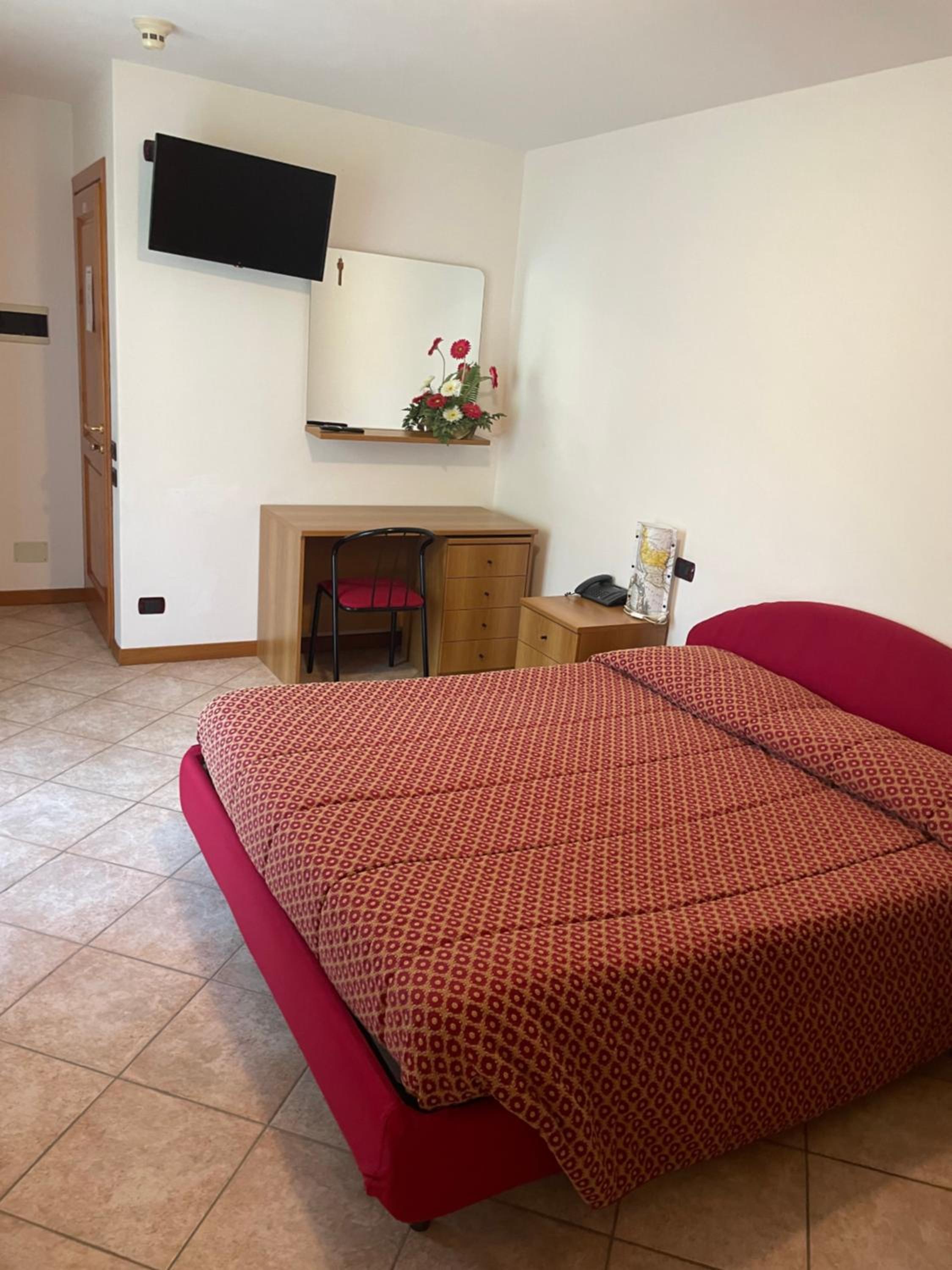 Large Double Room photo 2