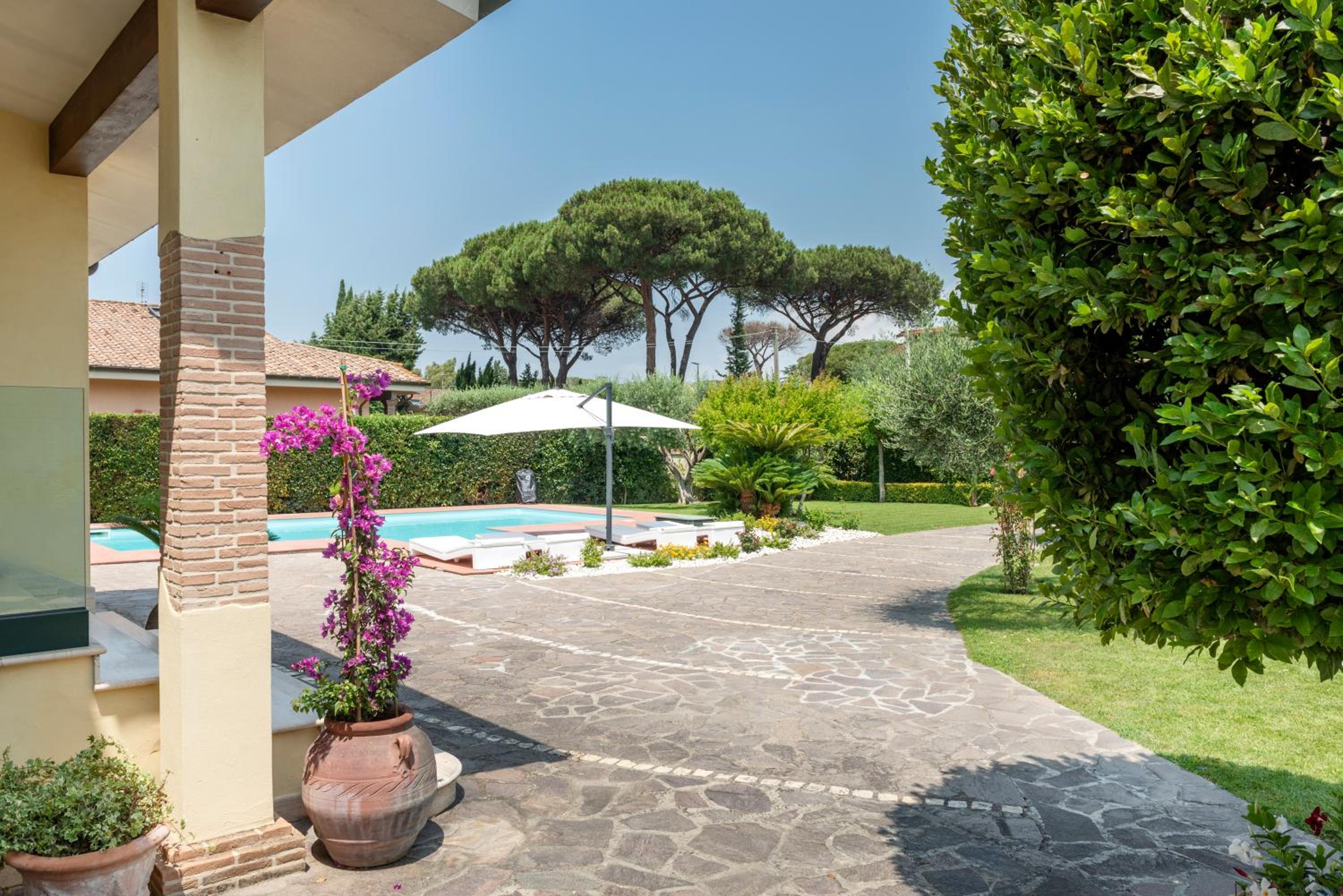 Two-Bedroom Villa - Photo 27