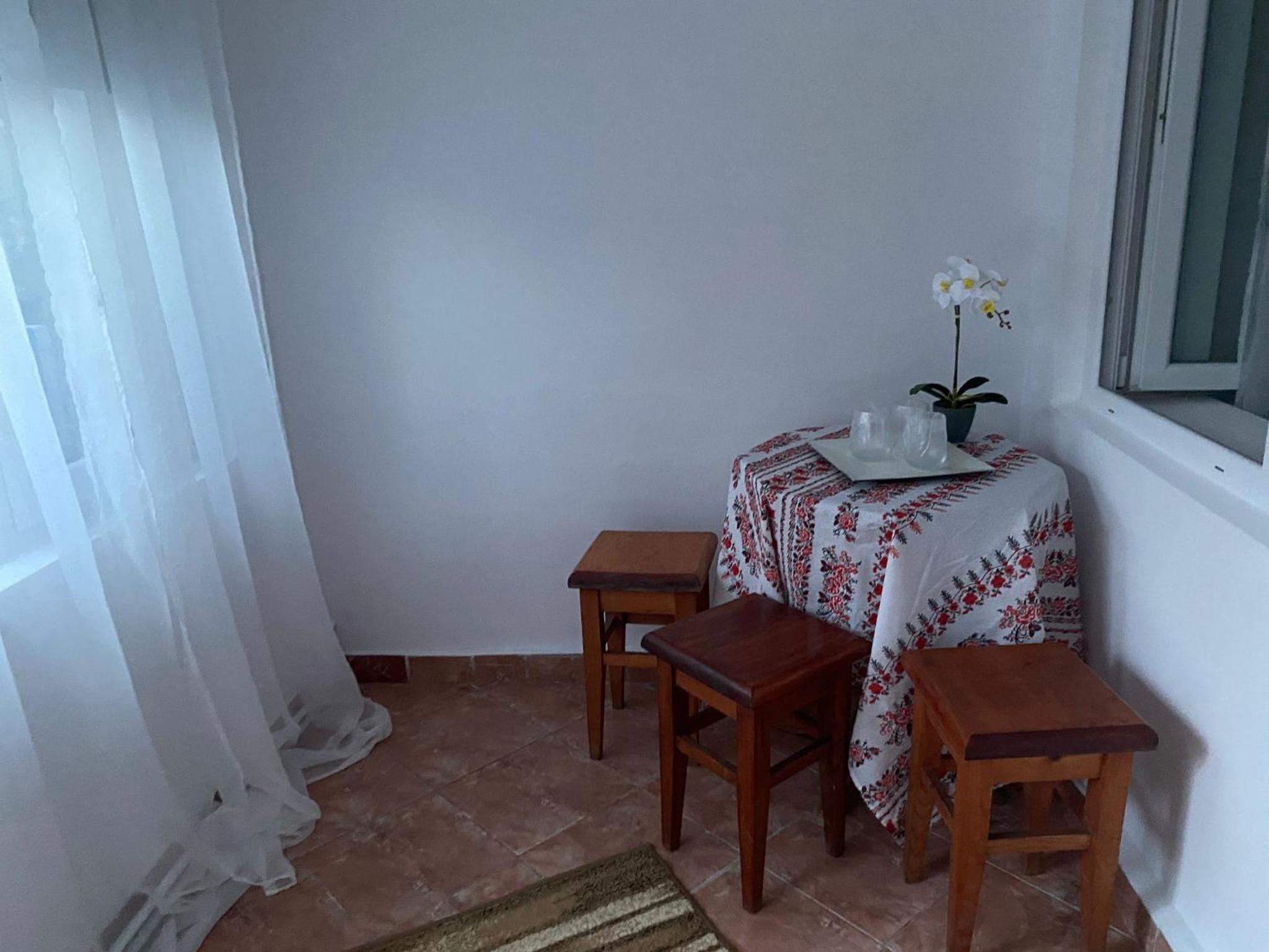 Triple Room with Private Bathroom - Photo 11