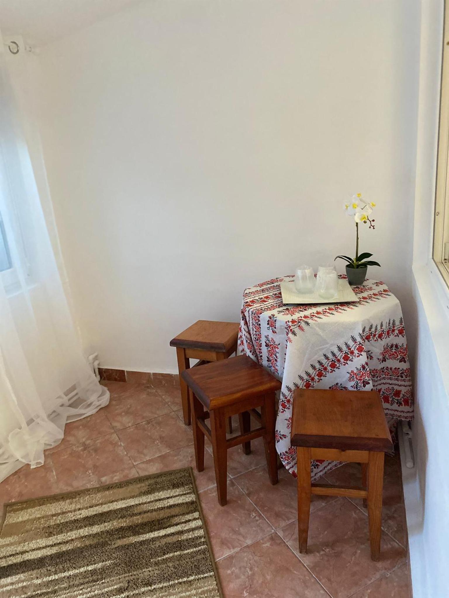 Triple Room with Private Bathroom - Photo 15
