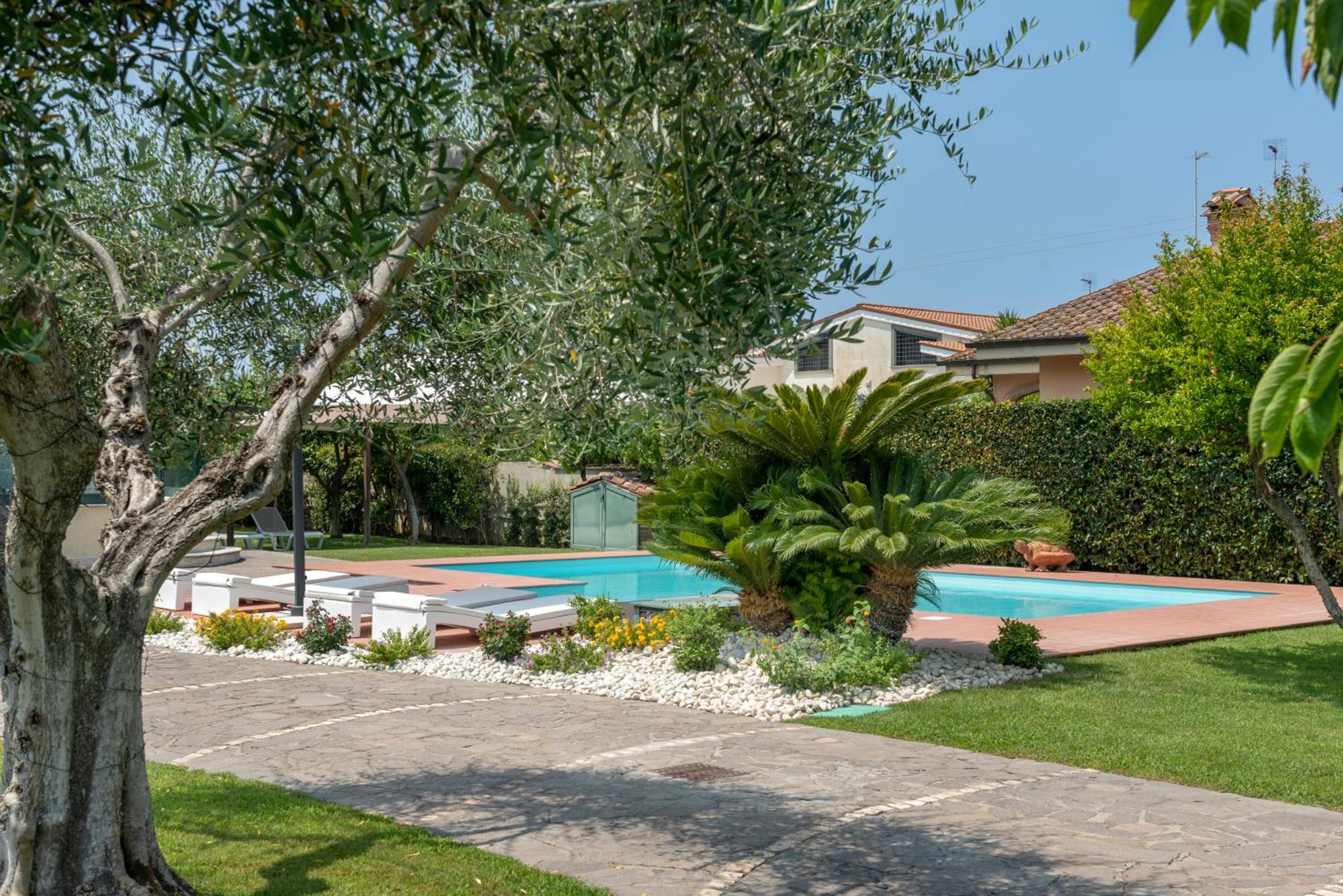 Two-Bedroom Villa - Photo 43