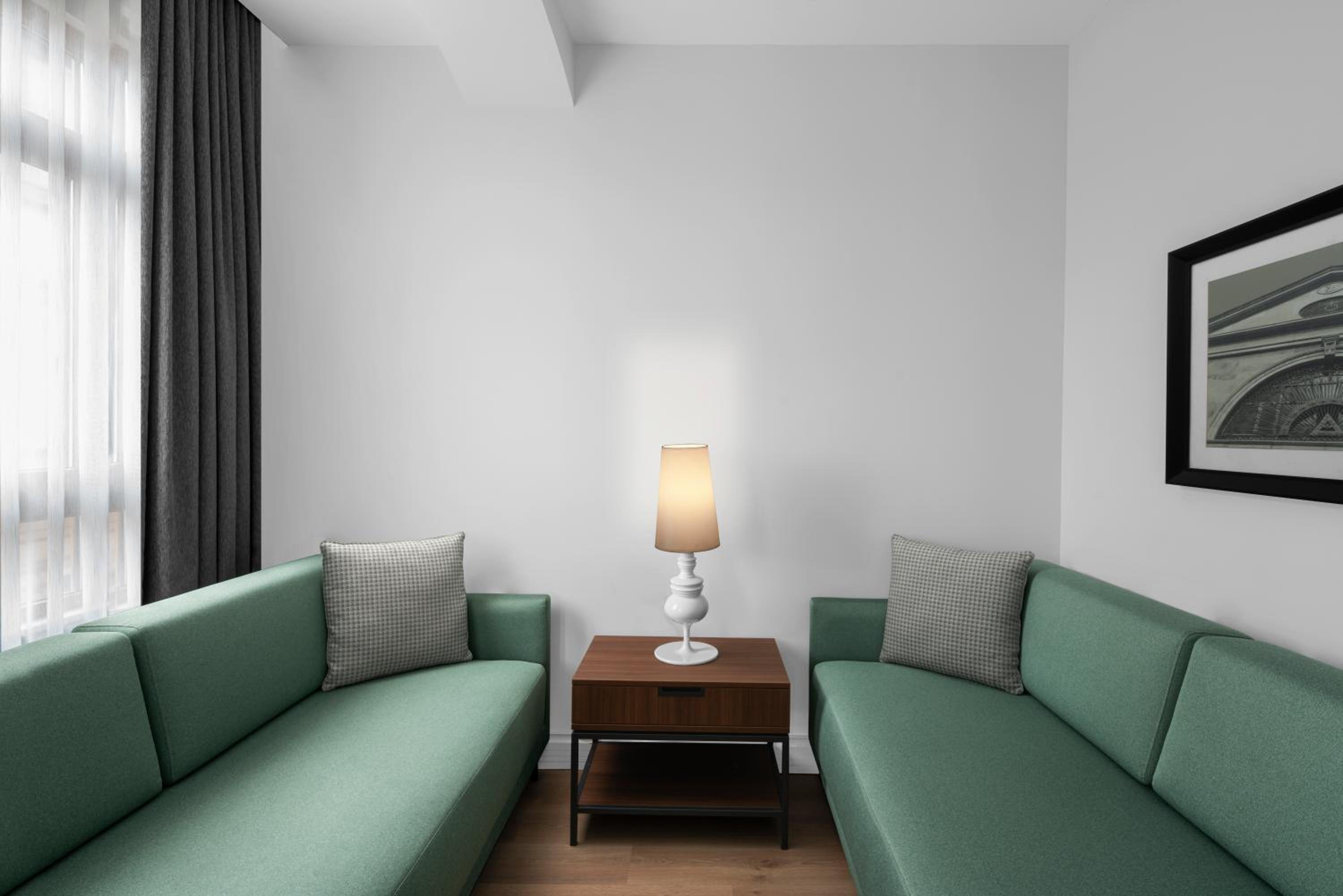 Deluxe Family Room photo 3