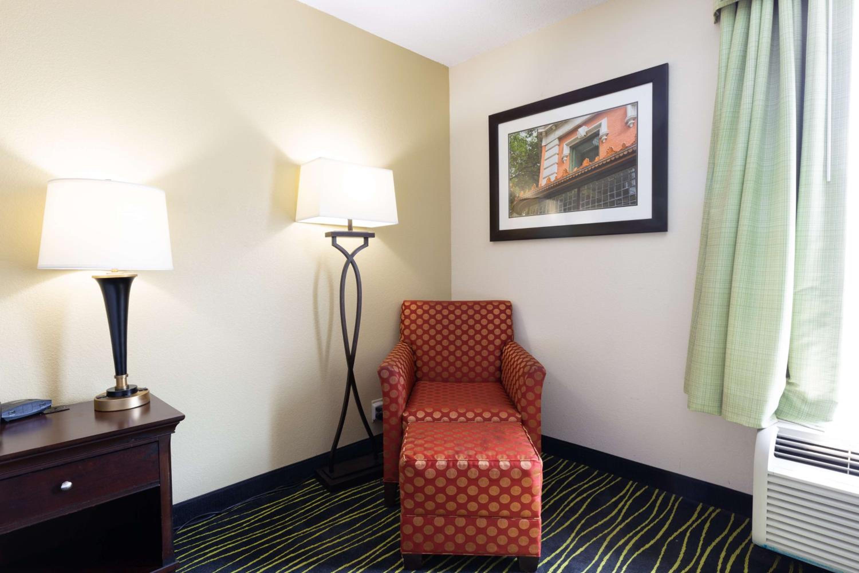 King Studio Suite - Non-Smoking - Photo 1