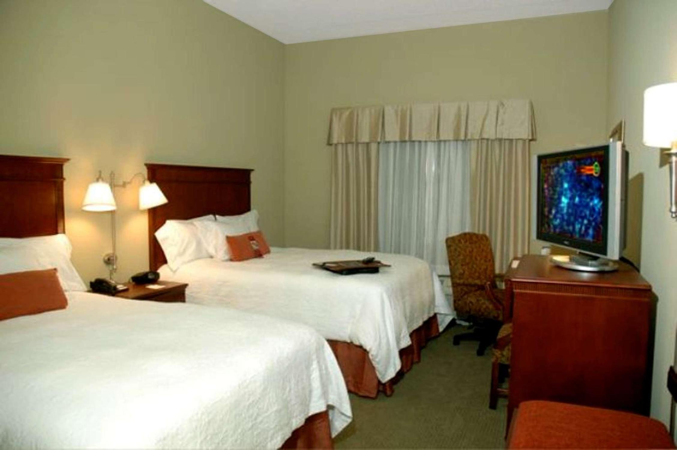 Room with Two Queen Beds - Non-Smoking - Photo 1