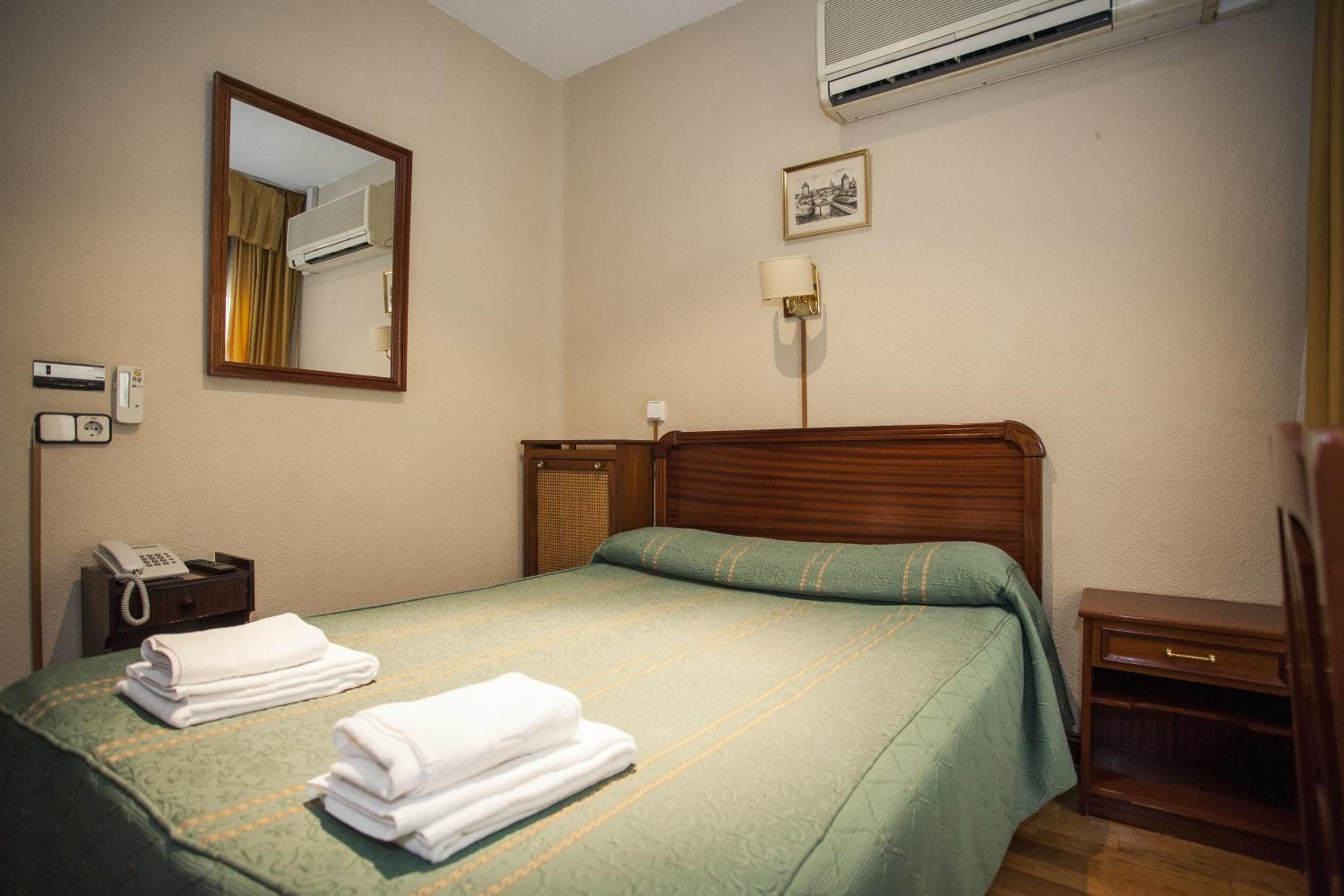 Double Room - Photo 4