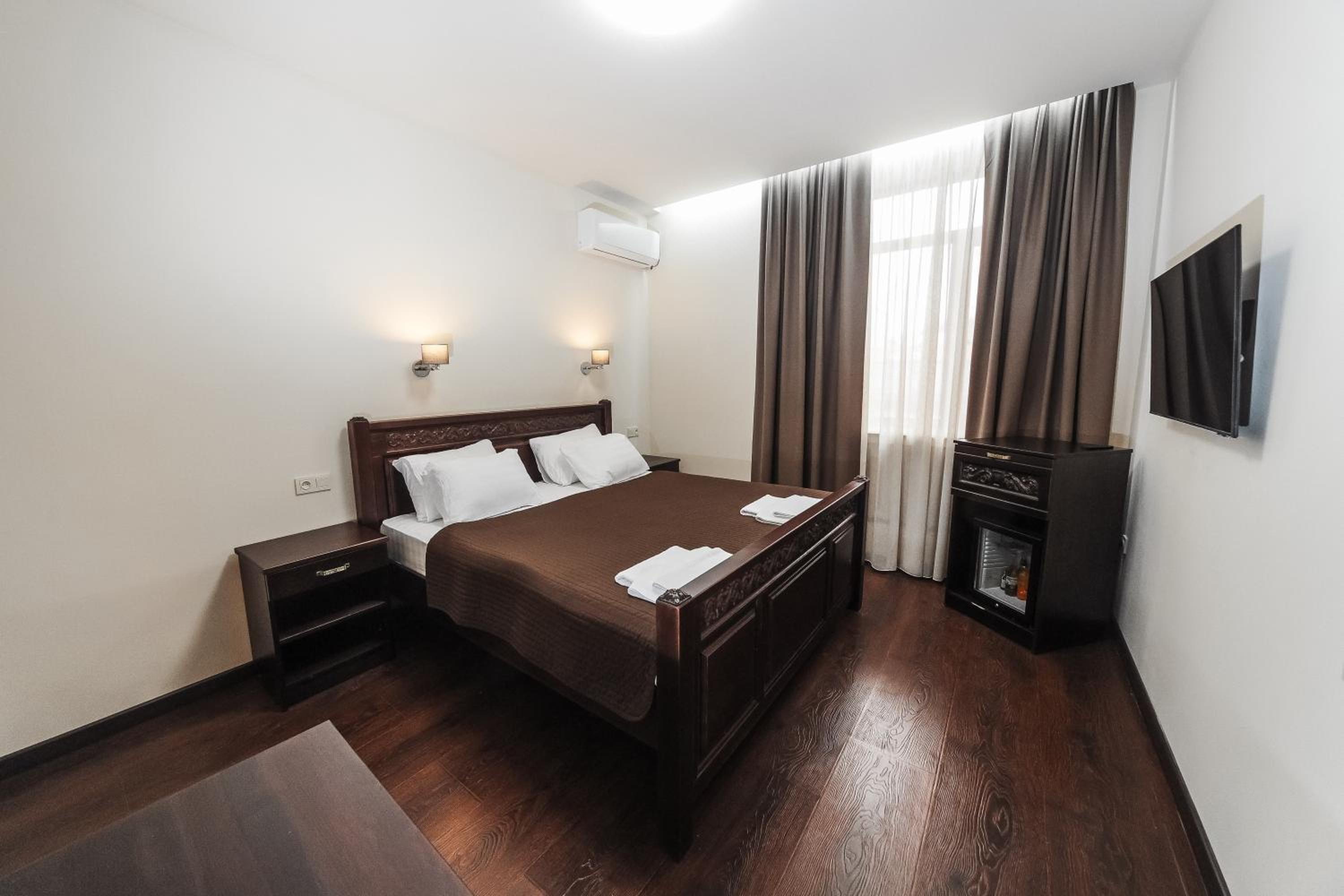 Large Double Room