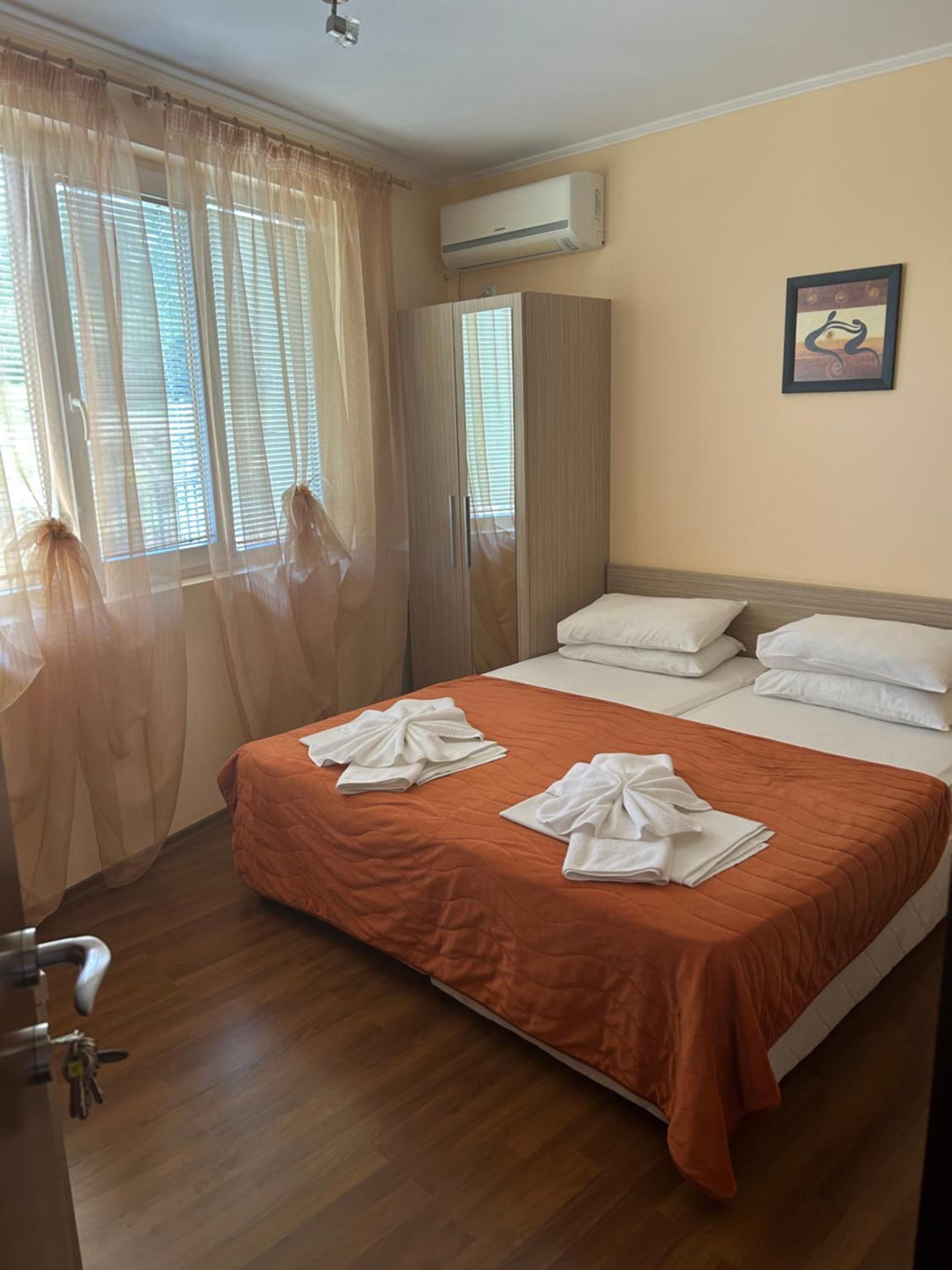 Economy Double Room without Balcony and No Seaview photo 3