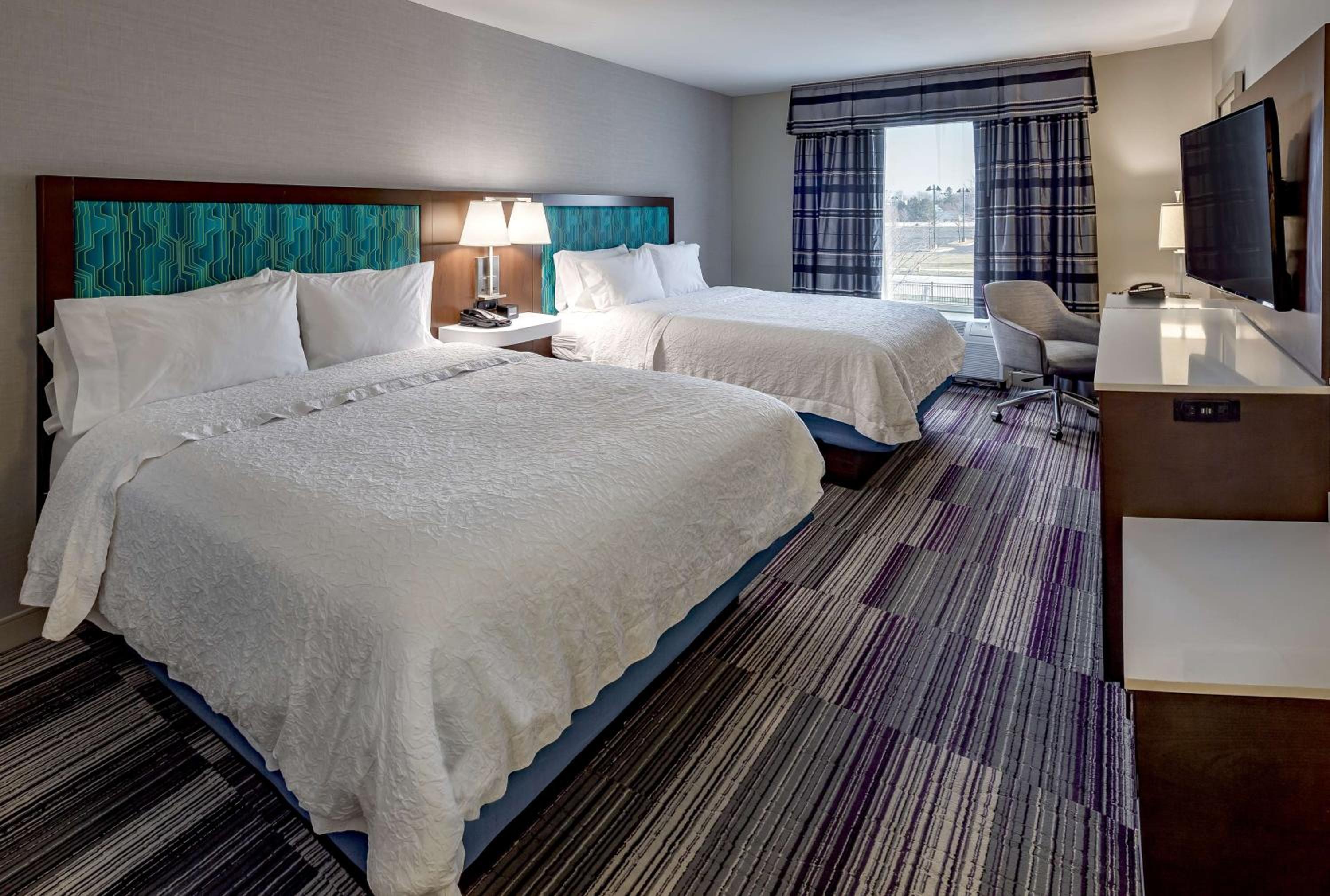 Room with Two Queen Beds - Non-Smoking - Photo 1