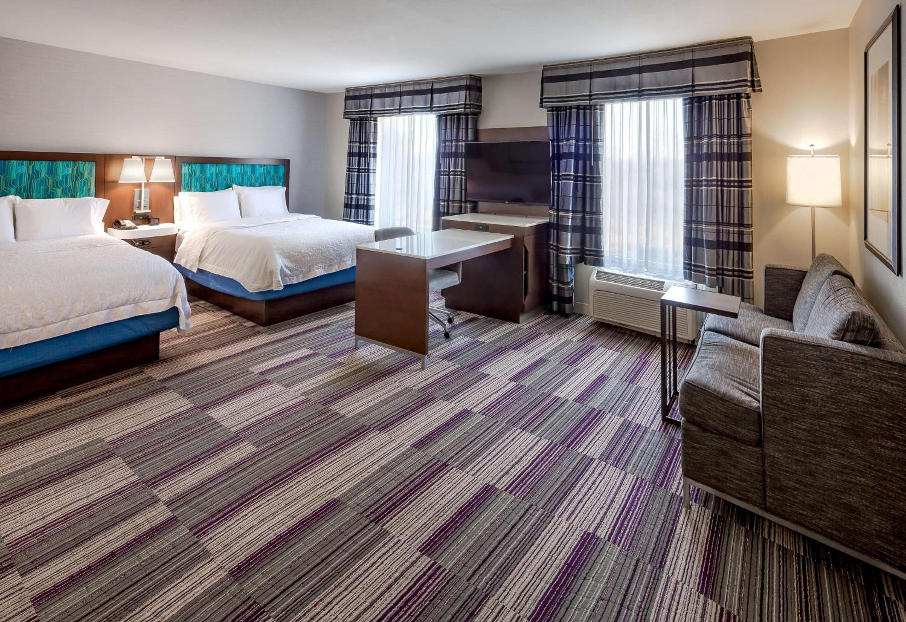 Queen Studio Suite with Two Queen Beds - Non-Smoking - Photo 1