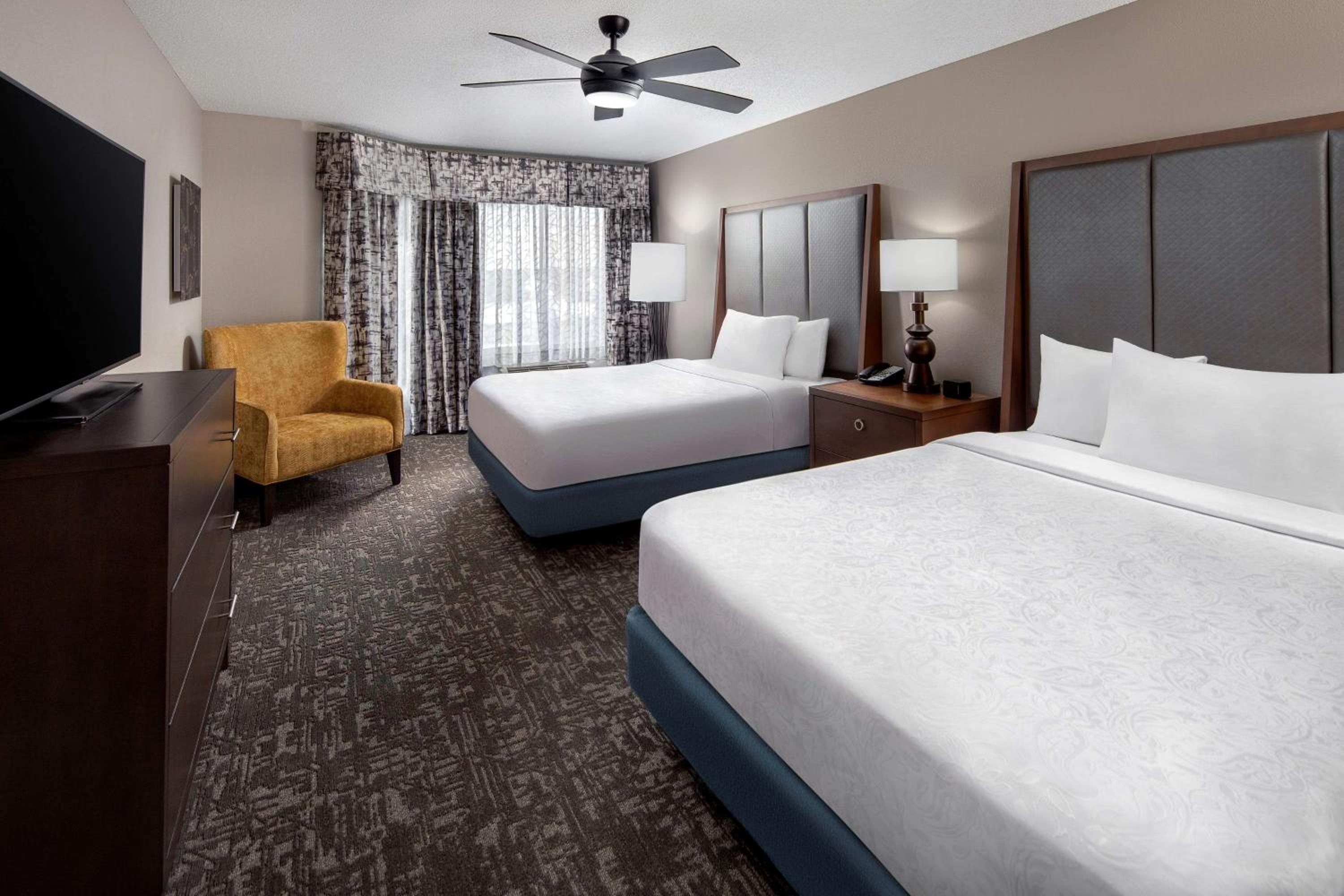 One-Bedroom Queen Suite with Two Queen Beds - Non-Smoking - Photo 1