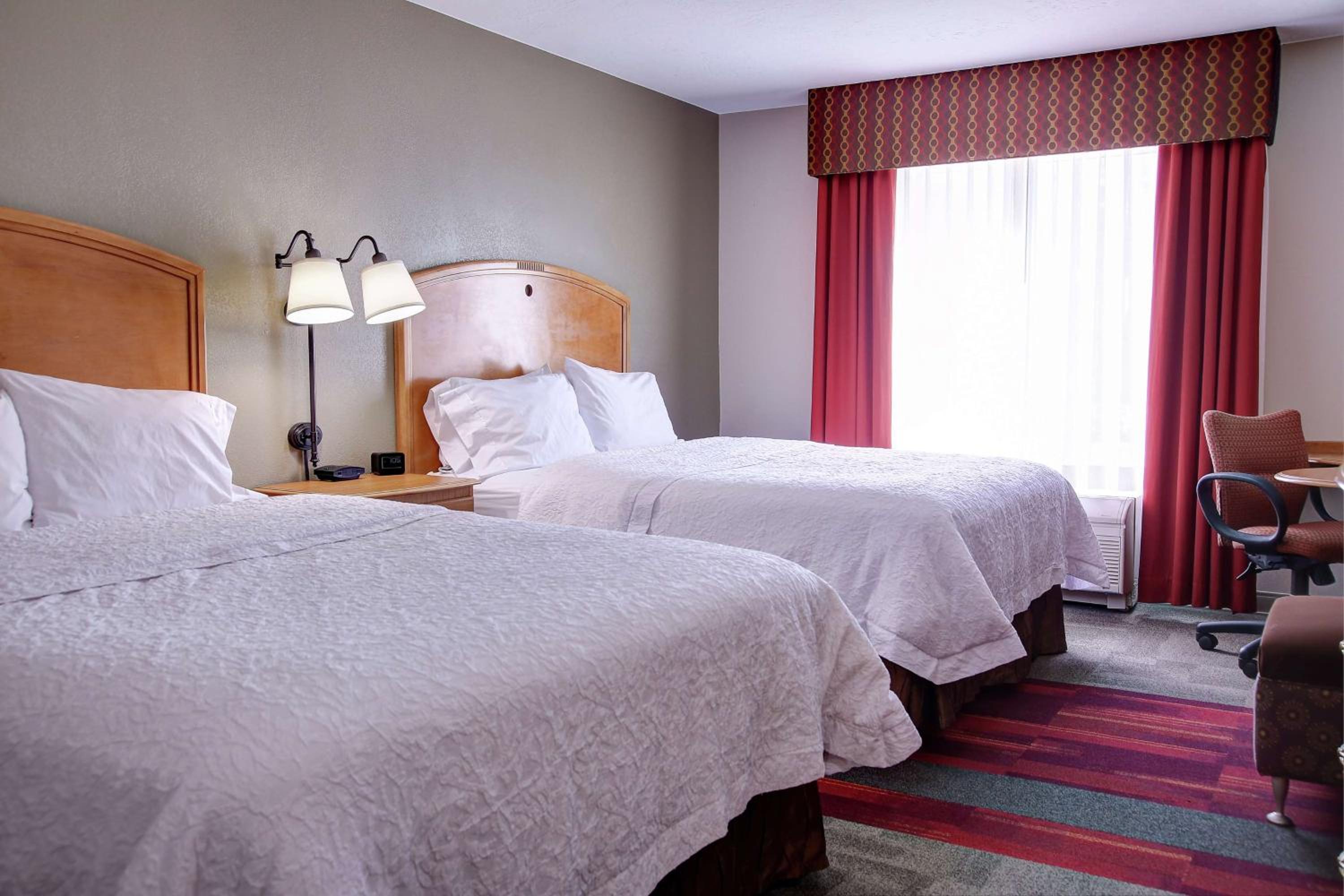 Room with Two Queen Beds - Non-Smoking - Photo 1