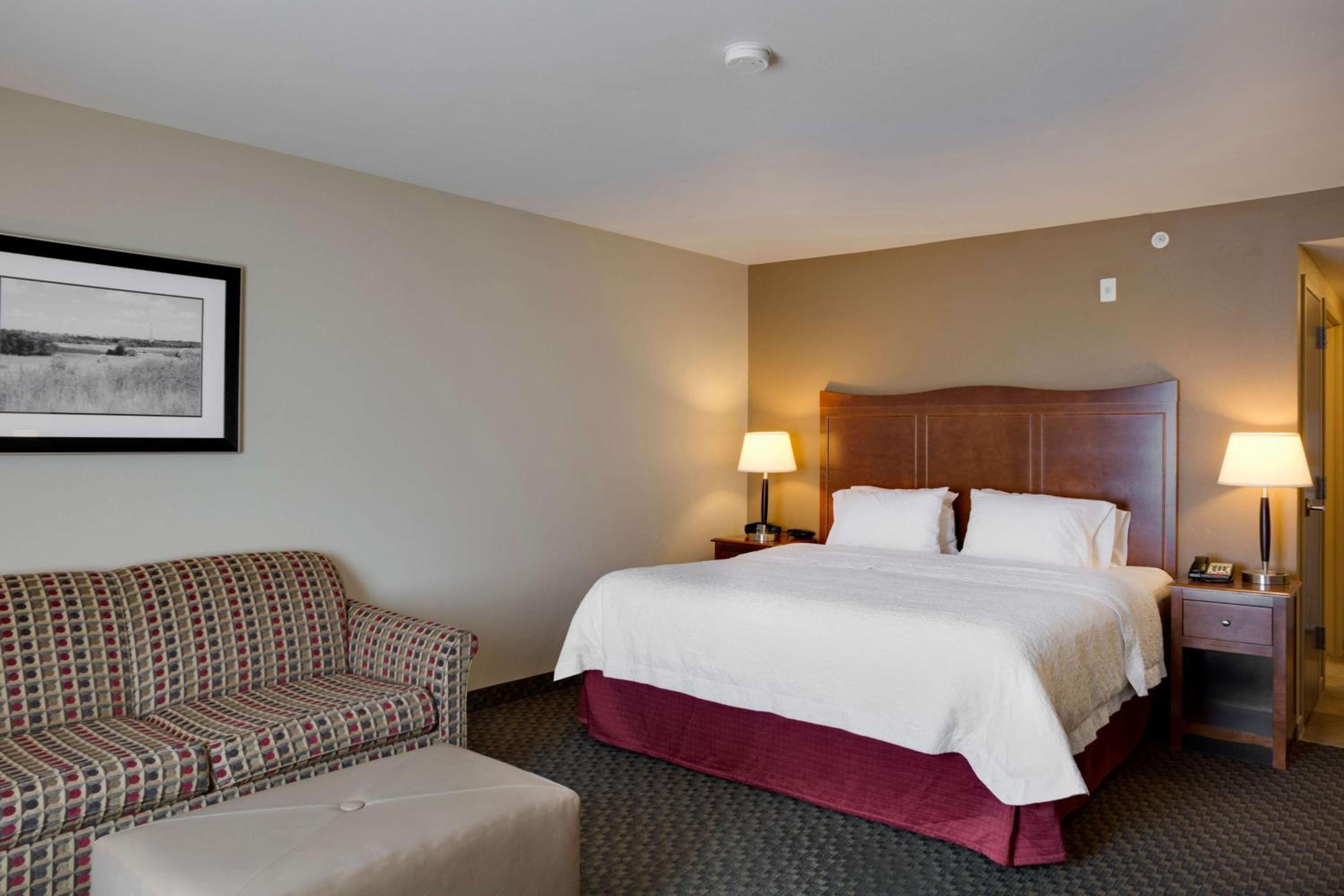King Room with Sofa Bed - Non-Smoking