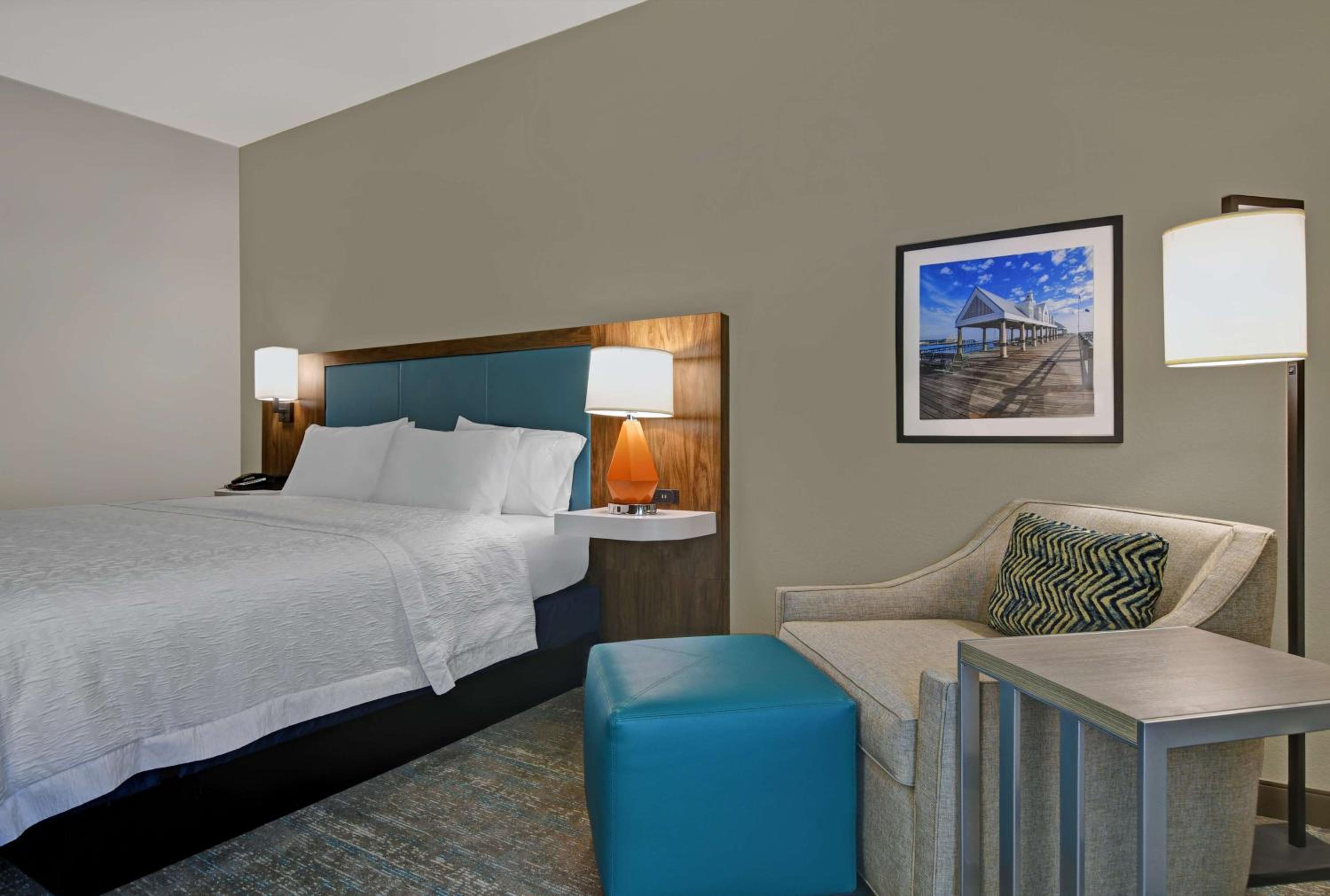 King Room with King Bed - Non-Smoking - Photo 1