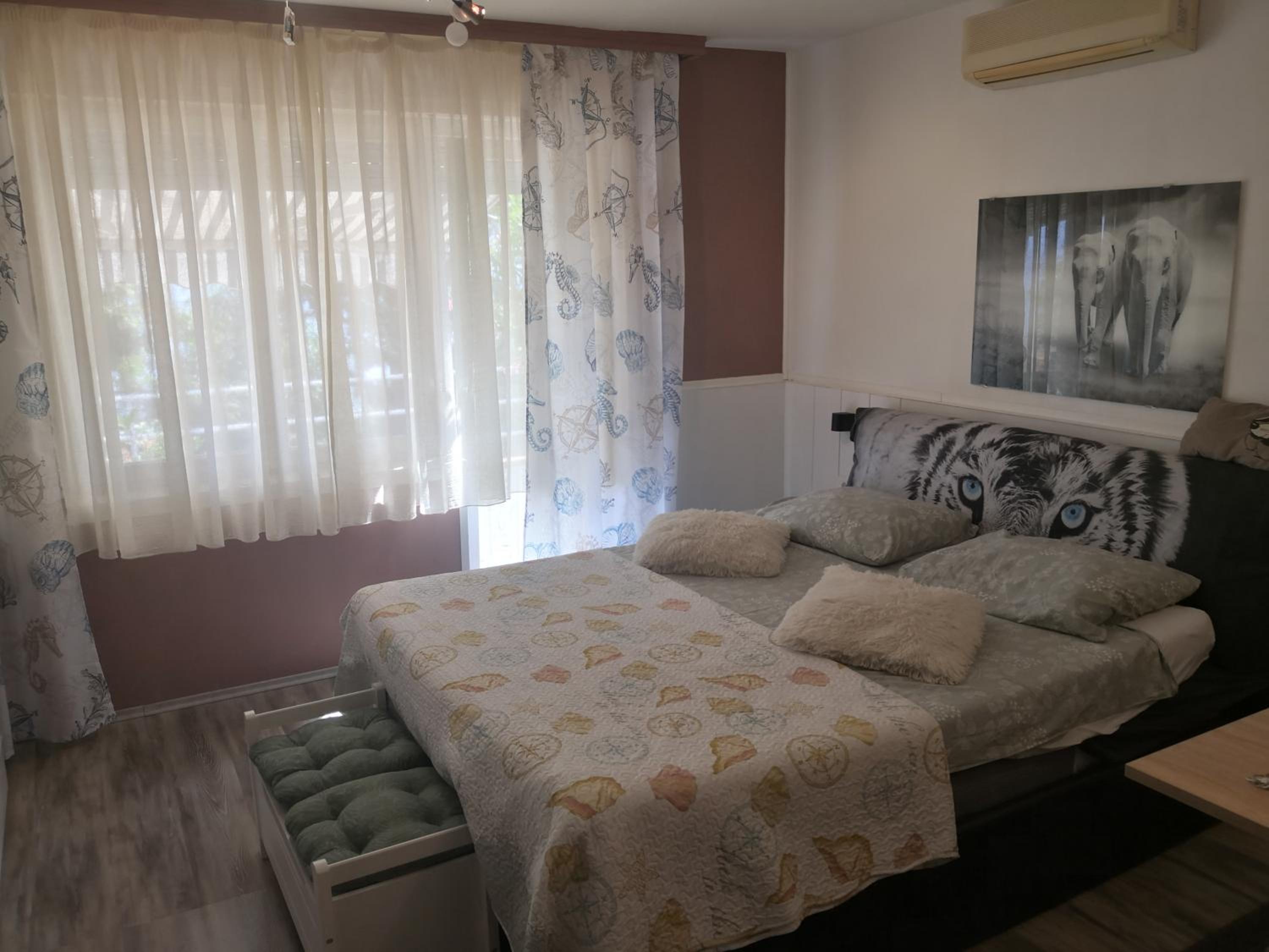 Apartment with Sea View - Photo 6