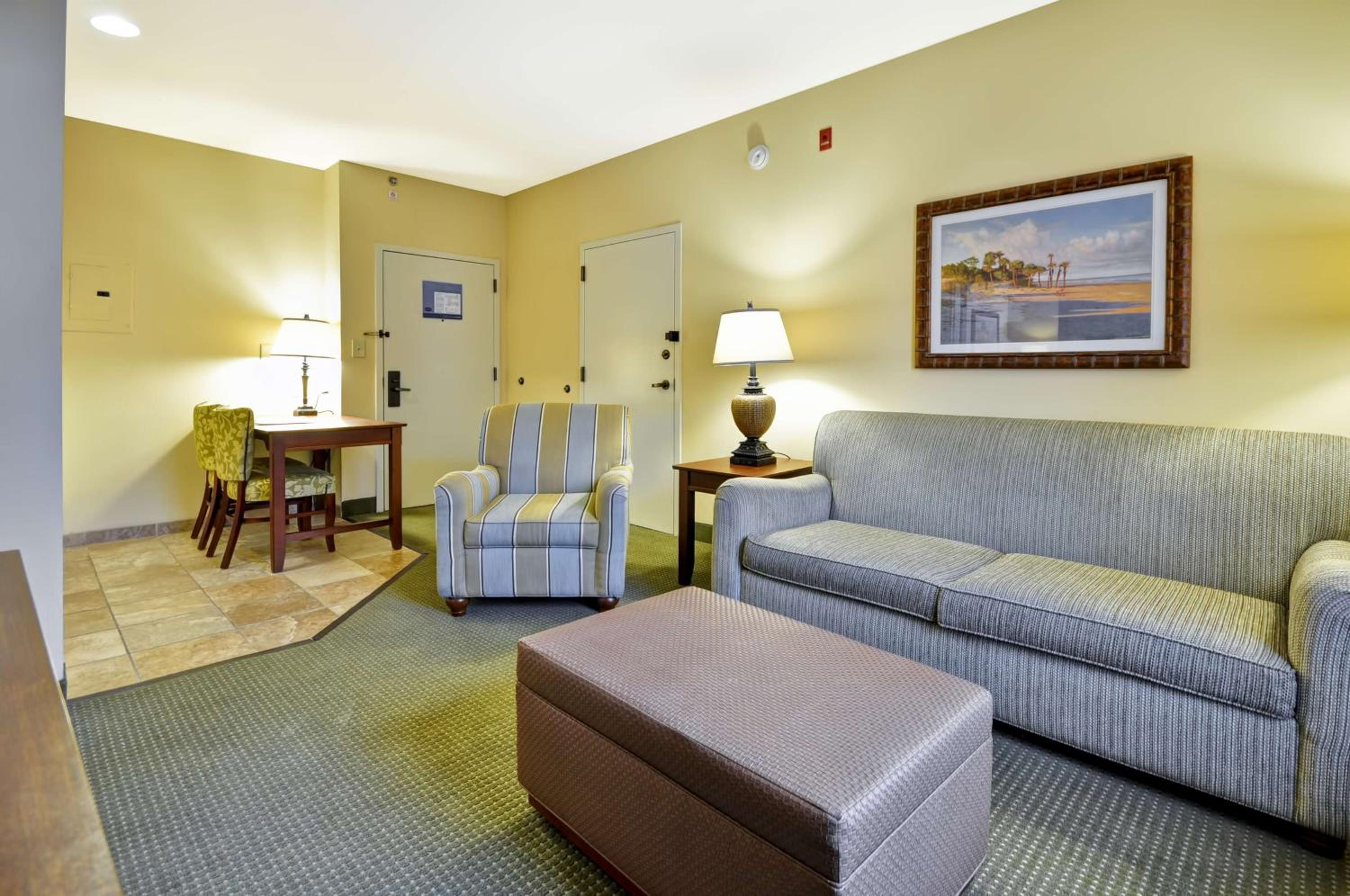 One-Bedroom King Suite with Kitchen - Non-Smoking  - Photo 6